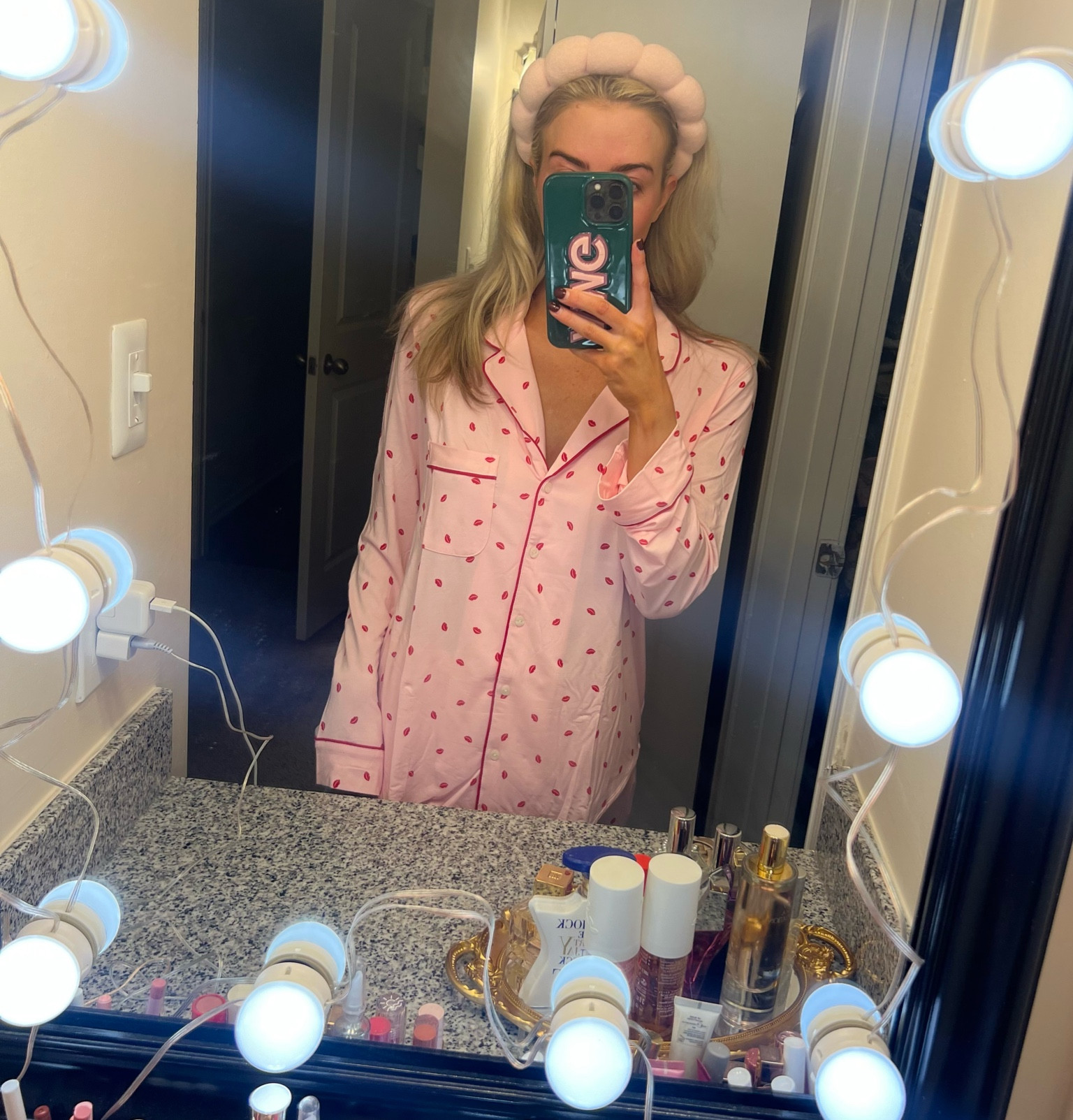Finally got my hands on the buttery soft viral vday pajamas, and they are worth the hype! 💌🫶🏼❣️ #pajamas #valentinesday #victoriassecret #present #giftguide

#LTKfindsunder100 #LTKGiftGuide