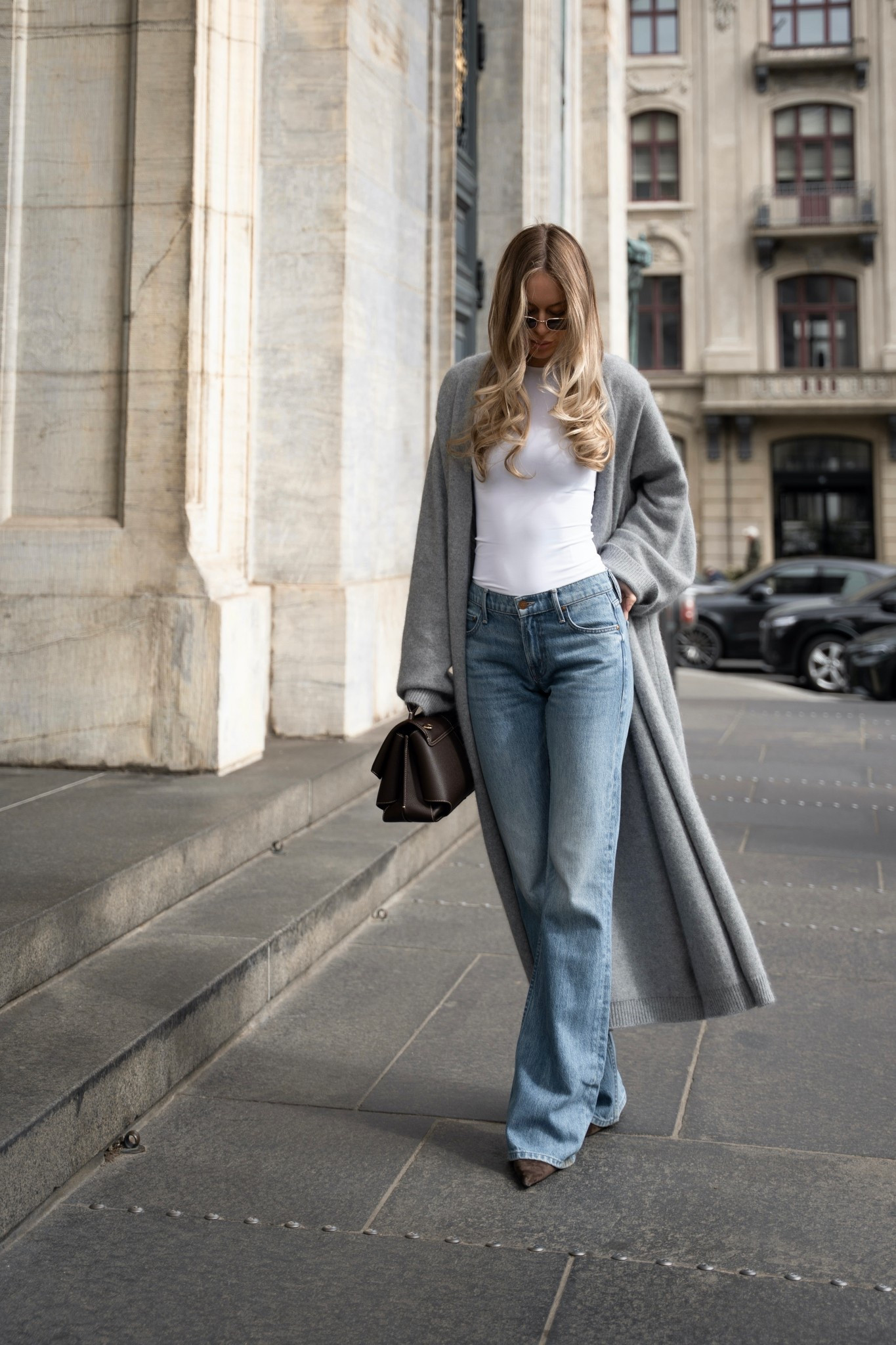 Minimal style, white top, white tshirt, basic look, casual style, summer outfit, spring outfit

#LTKFindsUnder50 #LTKStyleTip #LTKSummerEdit