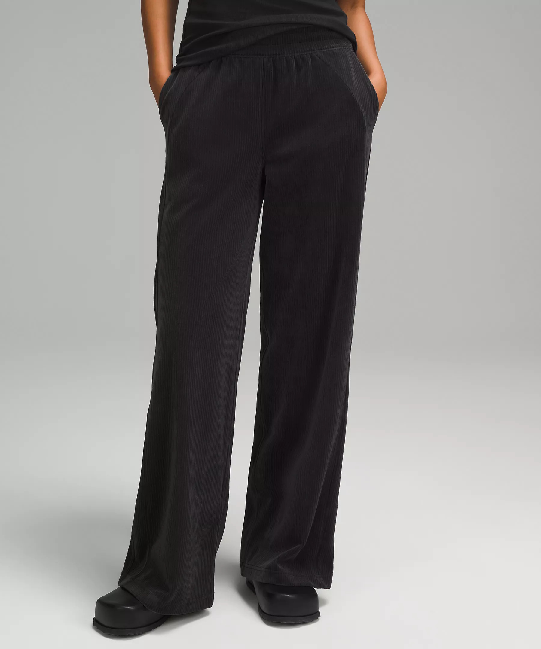 Scuba Mid-Rise Wide-Leg Pant *Velvet Cord | Women's Sweatpants | lululemon | Lululemon (US)