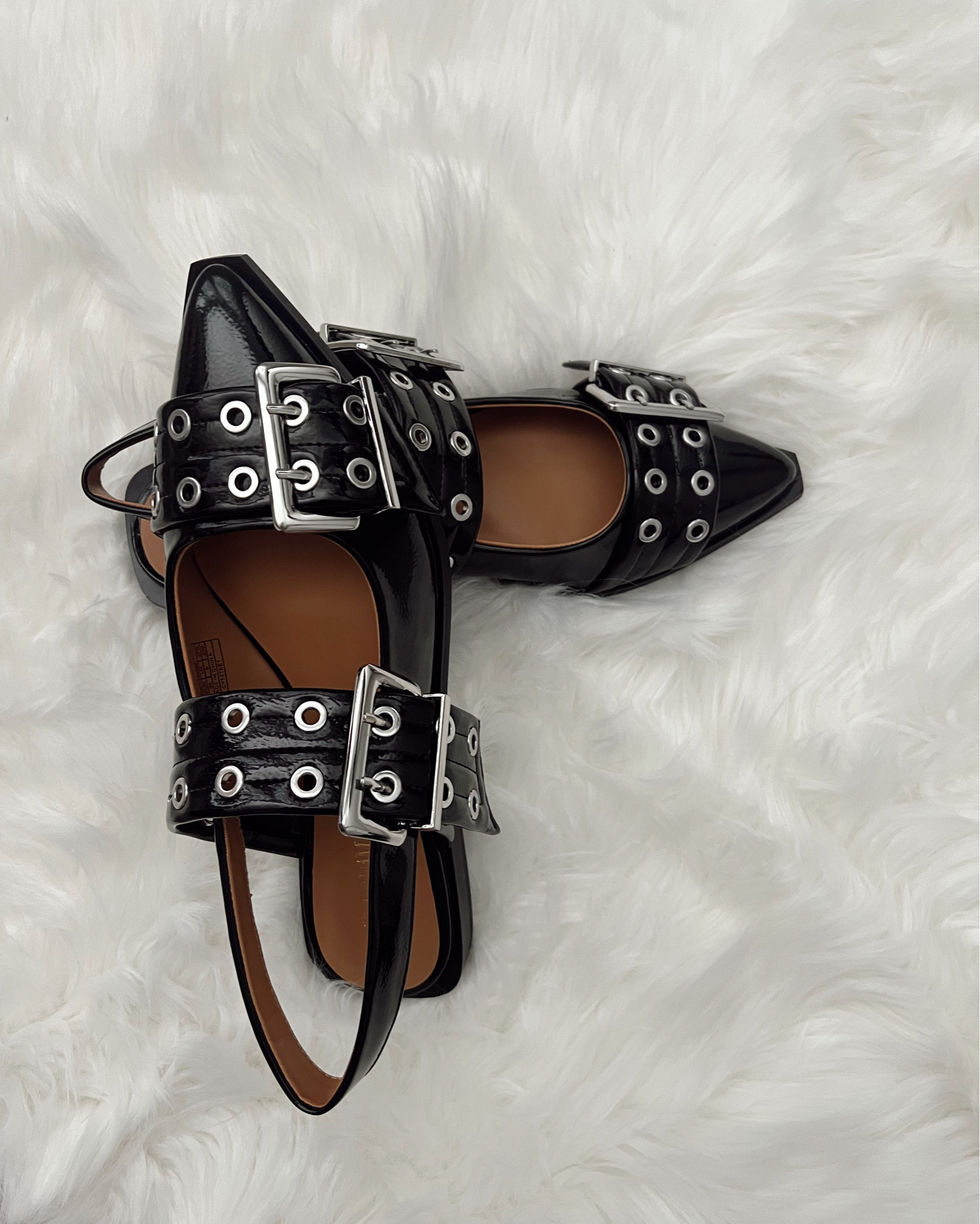 Amazon ballet flats are on sale today!! So many retailers are selling these which means they are on trend. Pair with any outfit— the red ones aren’t on sale but RED is the color this fall. ✨🌹

#LTKFindsUnder50 #LTKSaleAlert #LTKShoeCrush