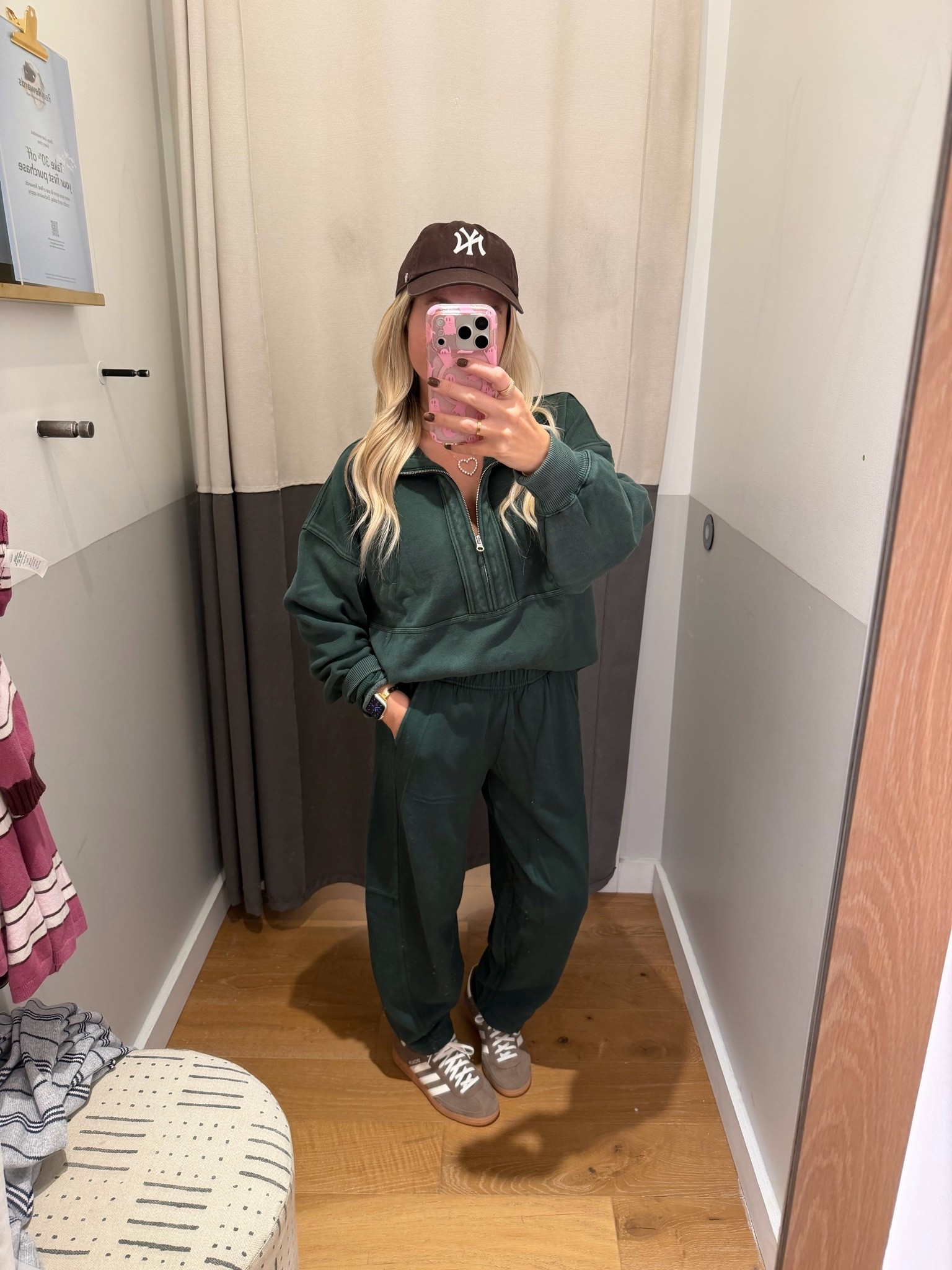 Fall outfit
Matching set xxs
Adidas tts
@Aerie