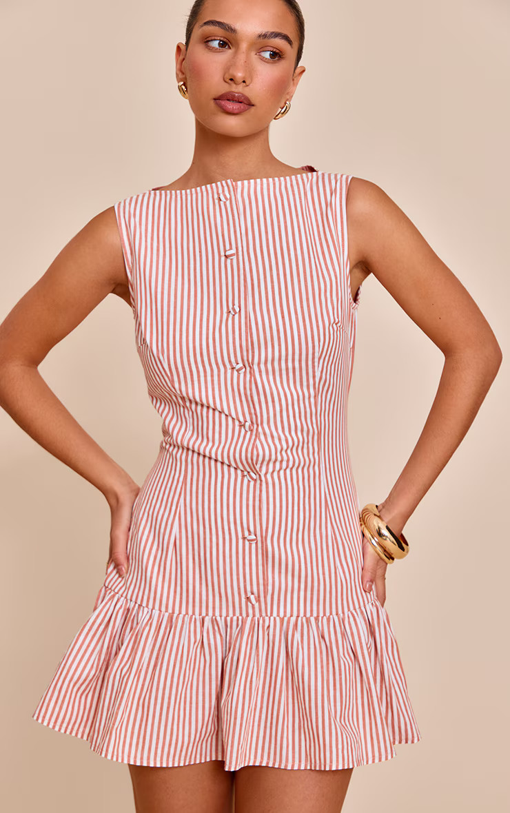 Robe moulante satinée rouille rayée à boutons et ourlet fluide | PrettyLittleThing (FR)