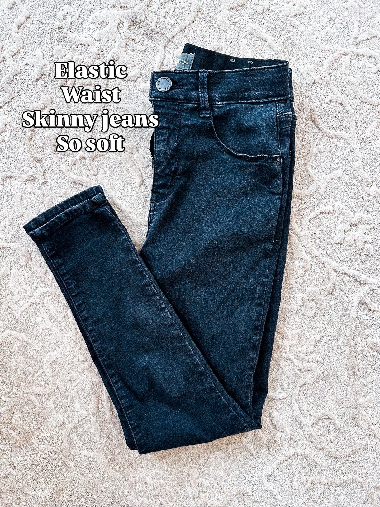 The best skinny jeans. Elastic waist band makes them incredibly comfy! Tts short 


#LTKFindsUnder50 #LTKSaleAlert #LTKStyleTip