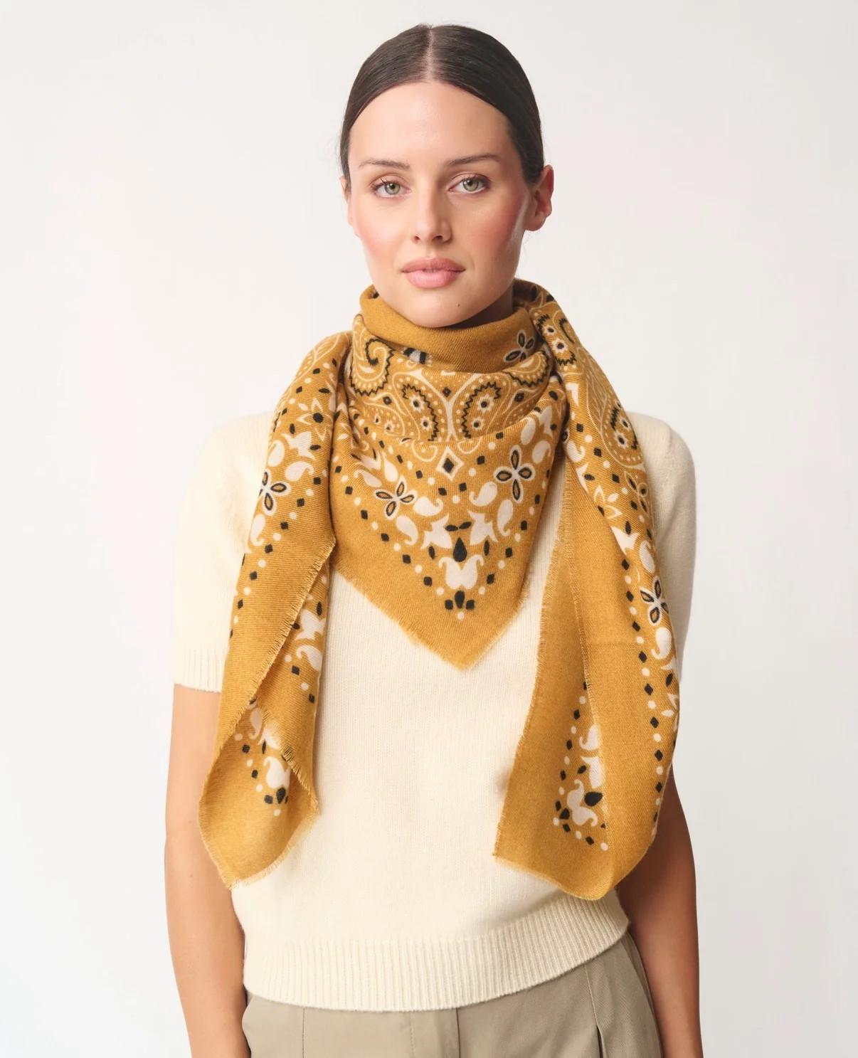 Lavina Cozy Scarf | Benaar La