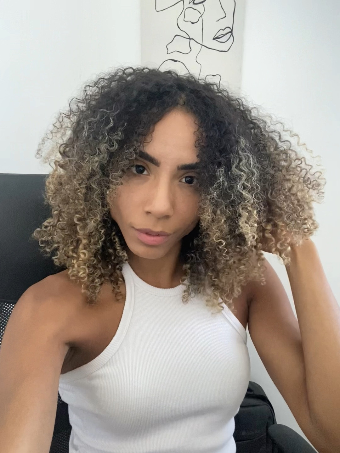 Testei a linha para cachos da Iszi hoje e adorei. O resultado são cachos definidos mas sem o fator encolhimento como alguns dos produtos marcados aqui que já usei! 

#LTKBrazil 

#LTKbrasil #LTKbeauty