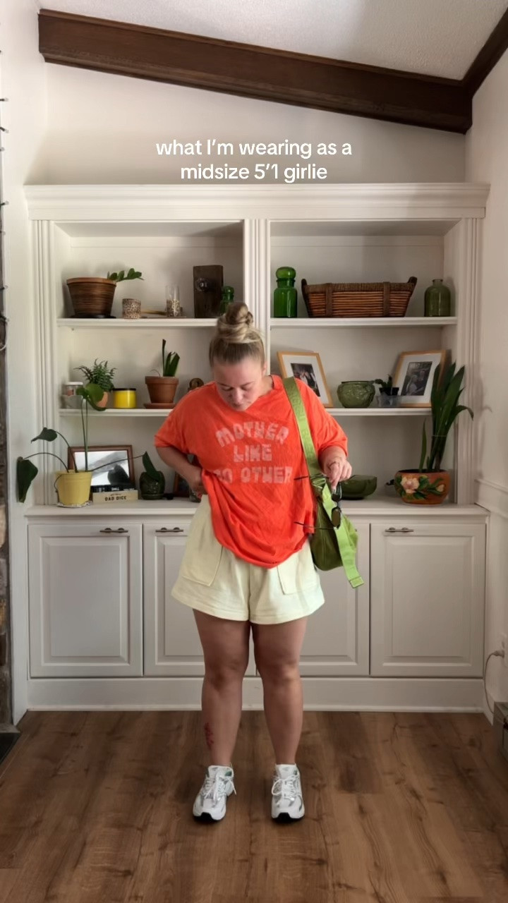 Debating another chop because all I want to do is wear my hair up!! 

@aerie @Walmart @BAGGU @Amazon Fashion 

#ootd #outfit #midsize #midsizefashion #baggytee

#LTKootd #LTKMidsize #LTKgrwm