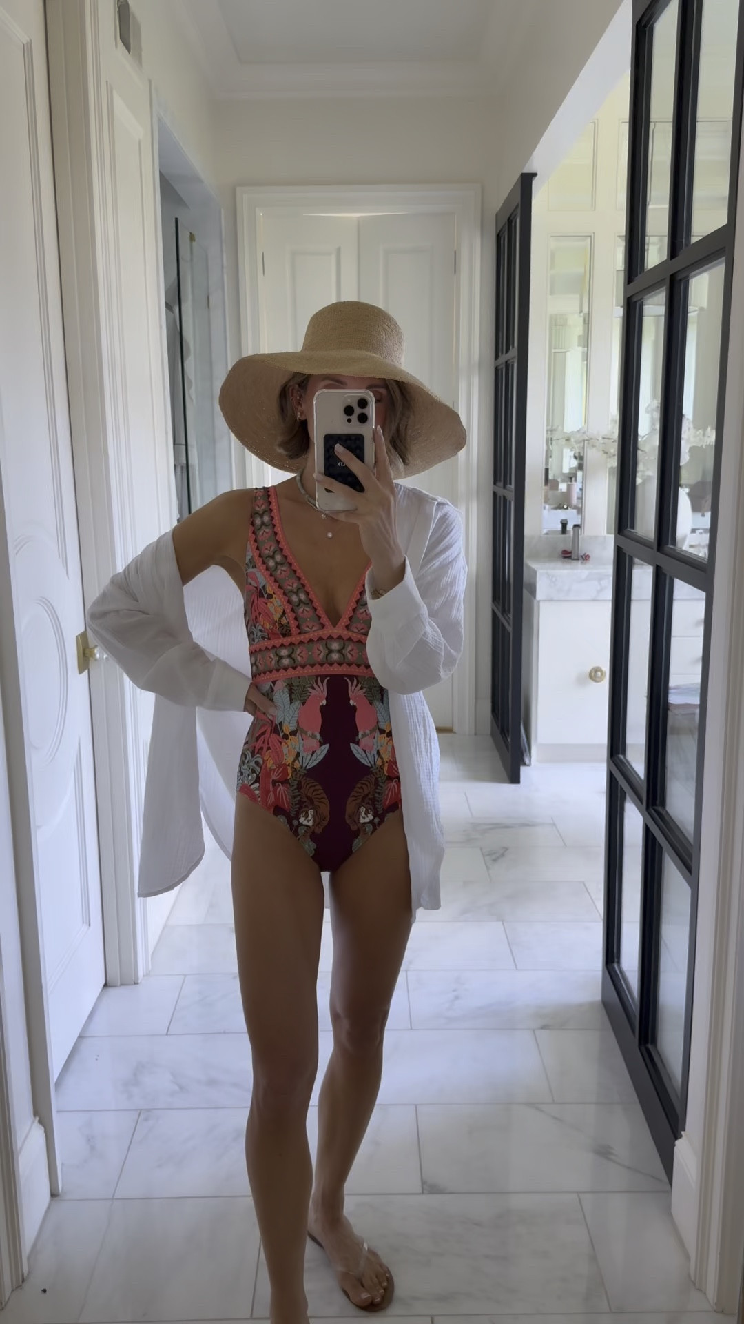 The fit on this swimsuit is a 10/10 comes I other prints I'm wearing size 4 and I'm 5'7