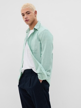 Classic Oxford Shirt in Standard Fit with In-Conversion Cotton | Gap (US)