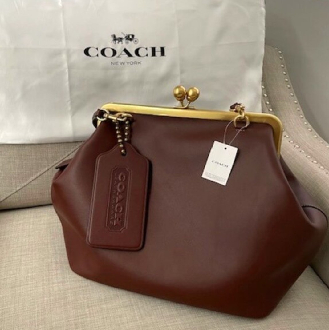Save or splurge? 👀 Found the Amazon version of the viral Coach Kisslock bag. Linking both so you can decide.

#LTKSaleAlert #LTKOver40 #LTKgrwm
