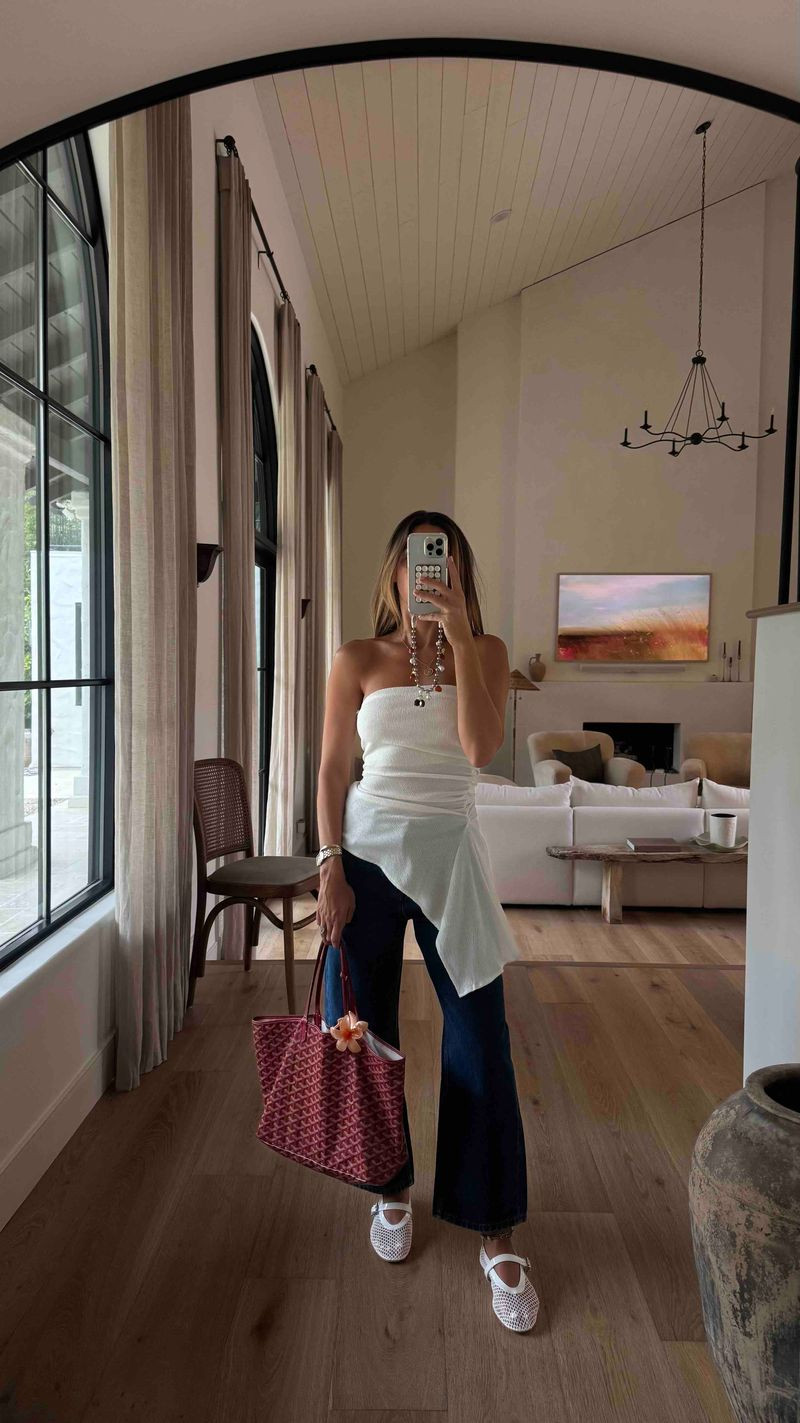 Pop of white 

 #LTKSeasonal #LTKStyleTip