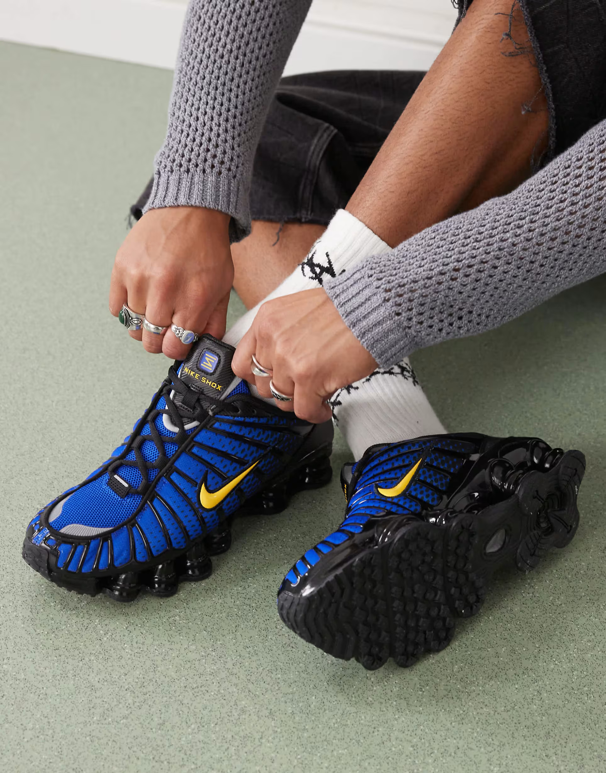 Nike Shox TL sneakers in black and blue | ASOS (Global)