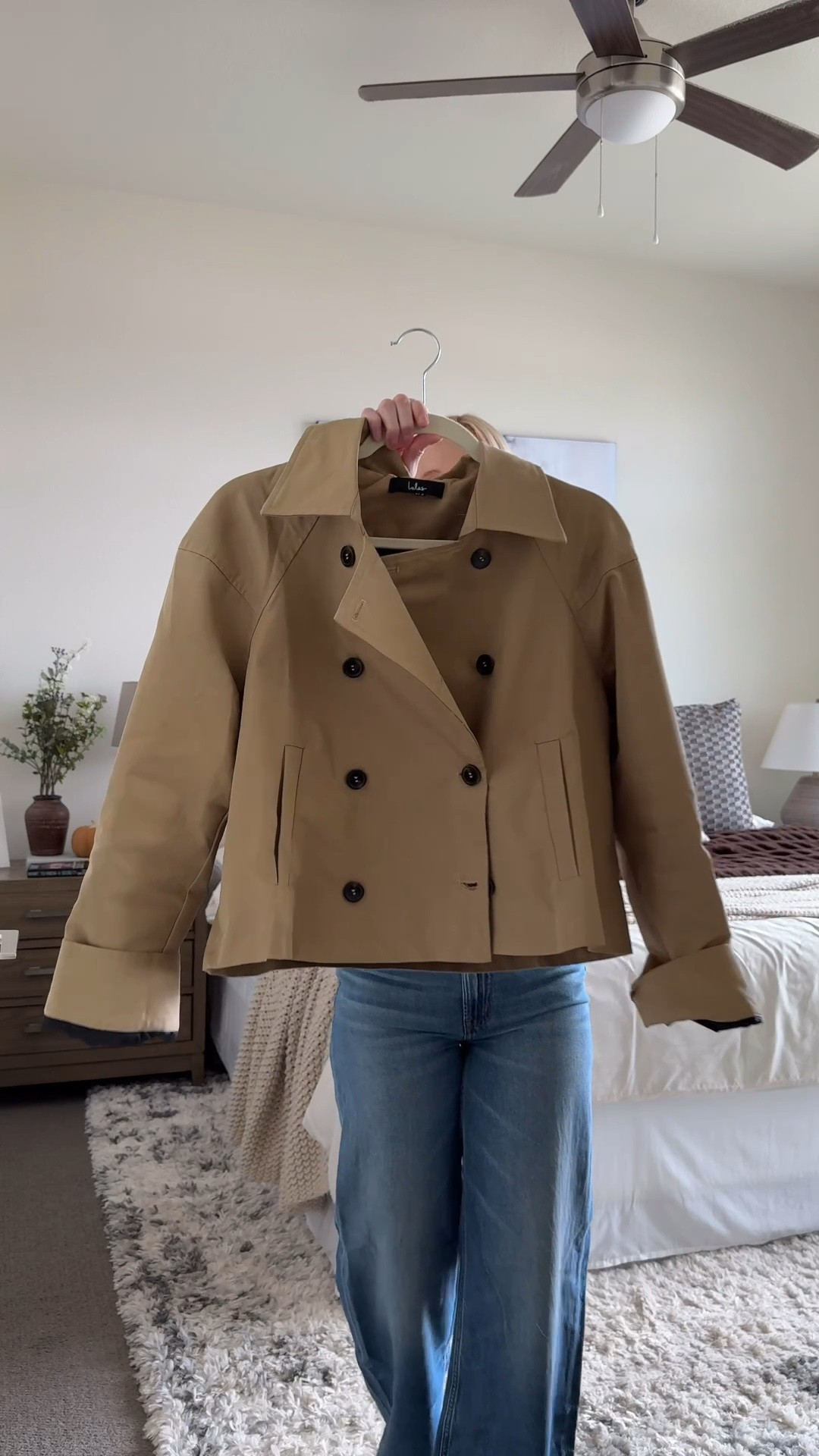 How to style a cropped trench coat for fall! ✨

I’m absolutely obsessed with this trench coat from @Lulus! It’s lightweight and true to size. Wearing everything in an XS. My jeans are the Madewell low slung baggy I’m wearing a 25.


How to style a trench coat, casual fall outfit, fall jackets, Madewell jeans, baggy jeans outfit, cropped trench coat outfit, thanksgiving outfit ideas, thanksgiving outfit casual, fall outfits, fall casual outfit

#LTKootd #LTKgrwm #LTKSeasonal
