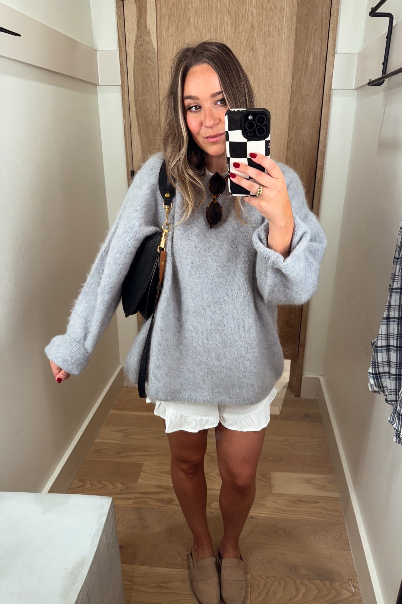Forcing sweater weather 🫶🏼
H&M Mohair sweater 
#oversizedsweater
#falloutfits 


#LTKcanada