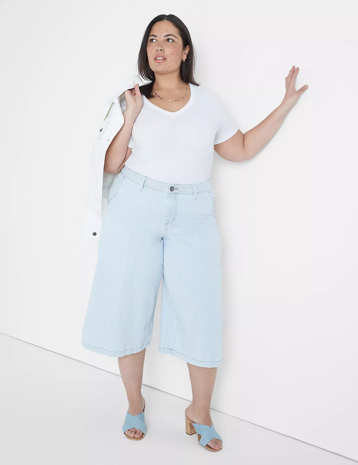 Classic Short-Sleeve Deep V-Neck Linen Tee | LaneBryant | Lane Bryant (US)