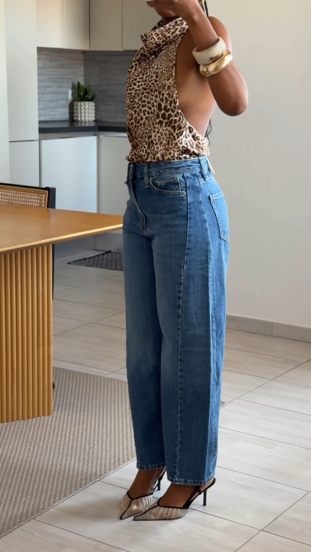 This is your sign to pair your favorite jeans with a leopard top. 🤍It instantly makes the whole outfit look expensive.
Top wearing size XS
Jeans EUR 34|| 5’2 tall

#LTKpetite #LTKjeans #LTKFashionMonth