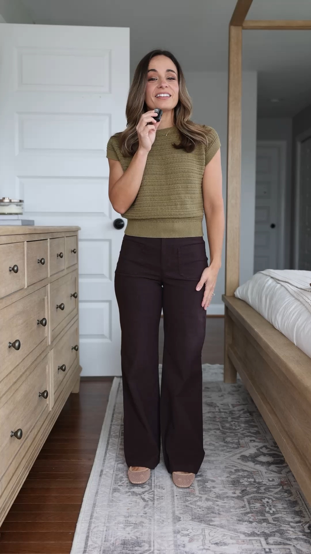 Five outfit ideas with a pair of brown pants for petites! 

Pants (J.Crew Factory): petite 24 / 10” rise / 28” inseam / true to size fit 

Outfit 1 
Chambray top (Madewell): xxs 
Ballet flats (Sam Edelman): true to size 

Outfit 2 
Jacket (Aritzia): xxs 
Striped top (Madewell): xxs 
Ballet flats (Dolce Vita): true to size 

Outfit 3 
Jacket (Madewell): xxs 
White top (Old Navy): xs 
Ballet flats (Dolce Vita): true to size 

Outfit 4 
Top (Old Navy): petite xxs 
Ballet flats (Dolce Vita): true to size

Outfit 5
Top (BR Factory): xxs 
Ballet flats (Dolce Vita): true to size

For size comparison: 32”, 24”, 36” / 25” ankle inseam 27.5-28” full length inseam

#LTKPetite