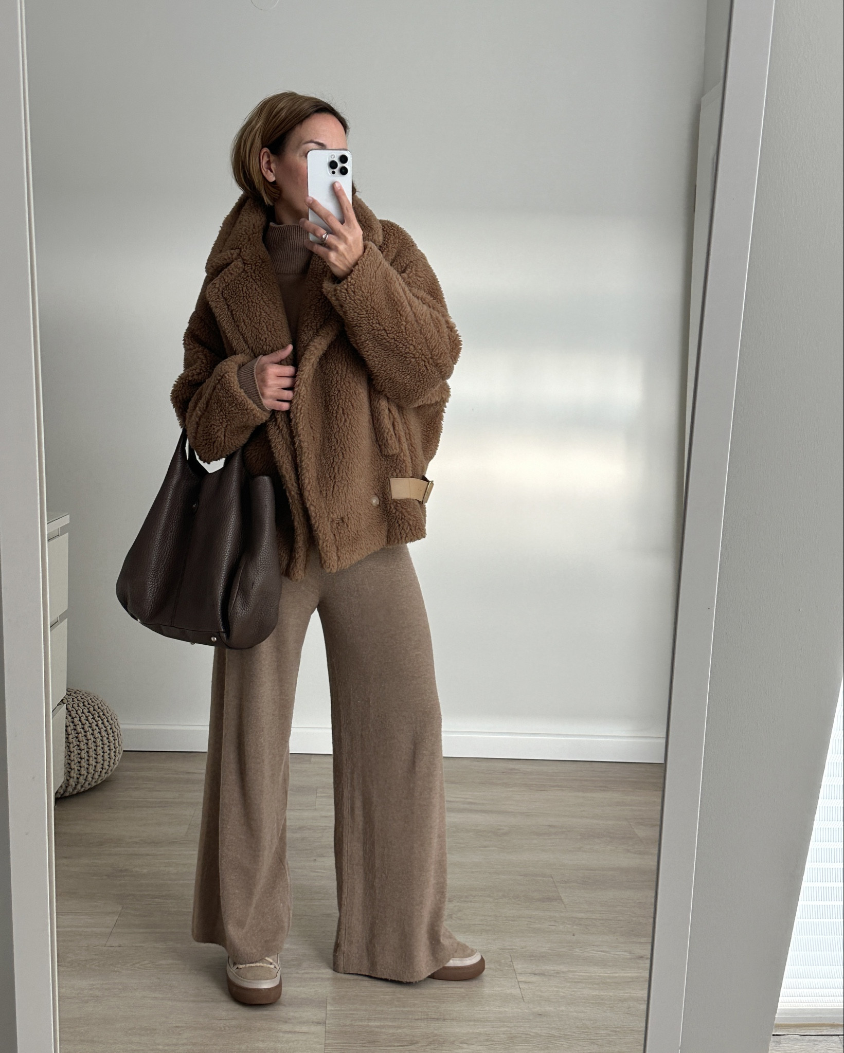 Kaschmir & Teddy Winter Outfit mit Boots#LTKautumn

#LTKstyletip #LTKwinter