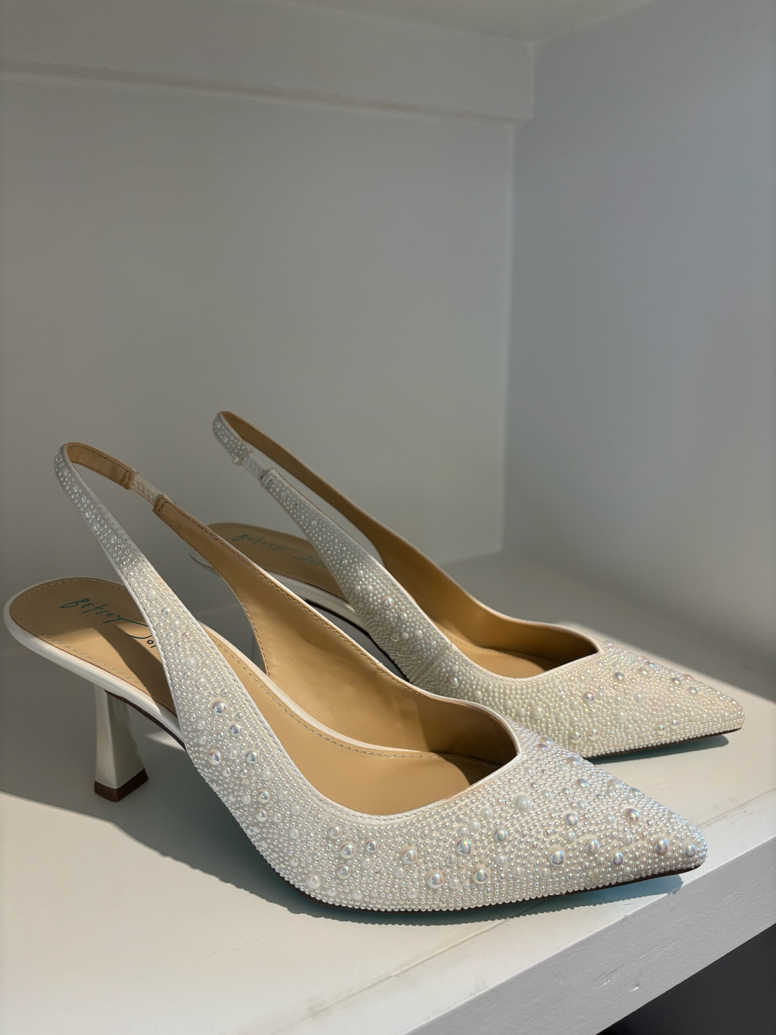 Slingback rhinestone heels

Kitten heel, pointed toe, stiletto, pumps, bridal sandals, wedding, glitter