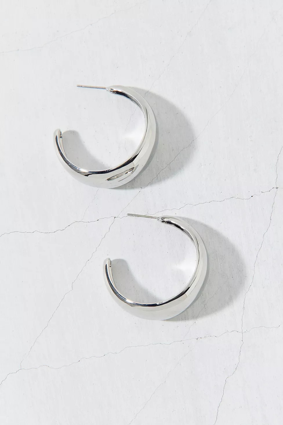 Daphne Essential Oversized Hoop Earring | Urban Outfitters (US and RoW)