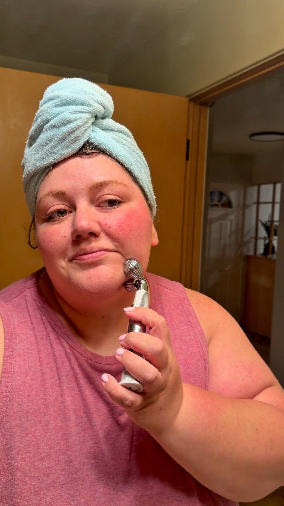I’ve been adding the @michaeltoddbeauty Sonic Sculpt to my daily skincare routine…

The combination of sonic massage, heat, and cooling therapy feels so luxurious and leaves my skin looking more sculpted, refreshed, and glowing. 💆🏽‍♀️✨

#LTKBeauty #SkincareRoutine #BeautyFinds #MichaelToddBeauty #SonicSculpt #SelfCareEssentials #GlowUp #BeautyTools #SkincareLover #LTKStyle #LTKUnder100 #DailyRoutineFavorites

#LTKdayinmylife #LTKselfcare #LTKmorningroutine