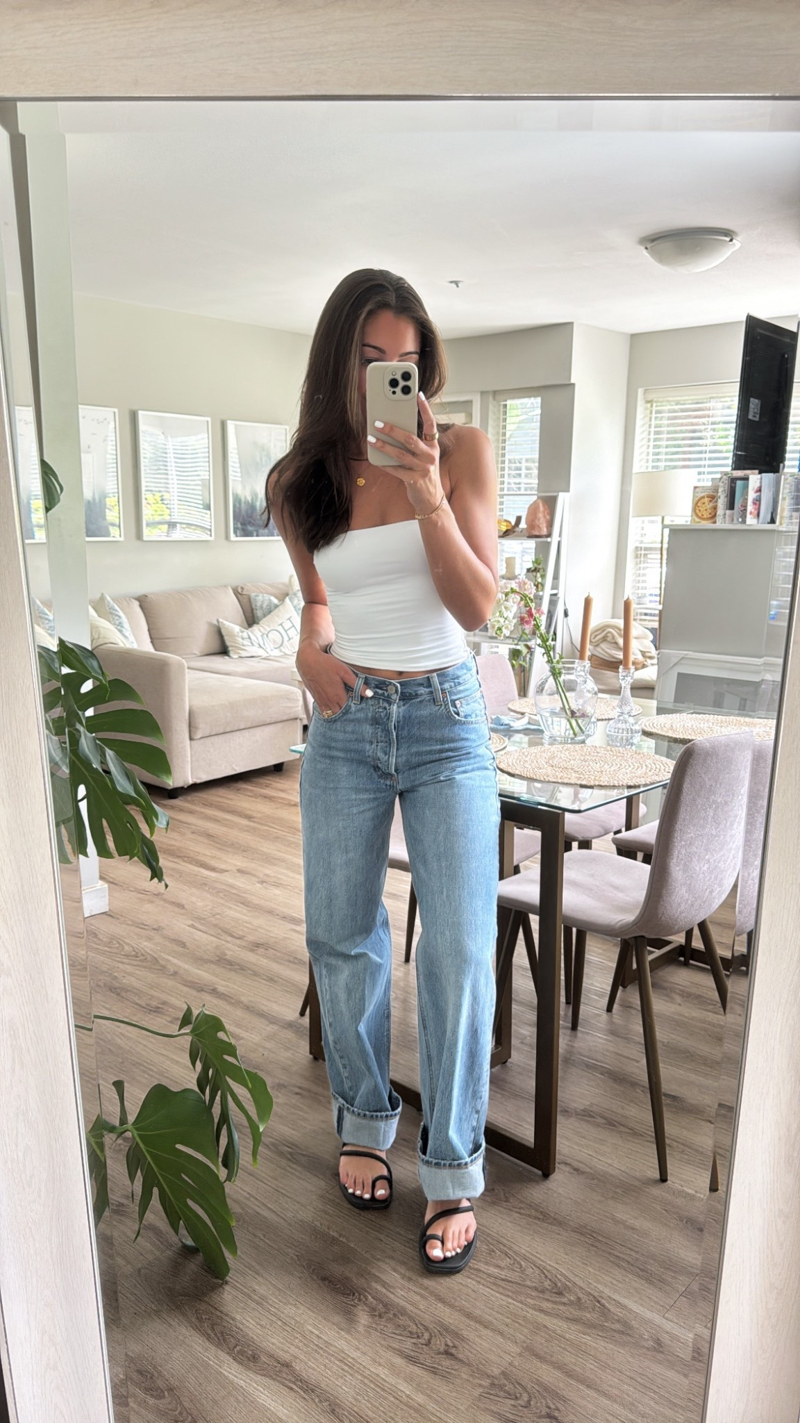 Aritzia jeans on sale!!!
Tank size XS
jeans size 25