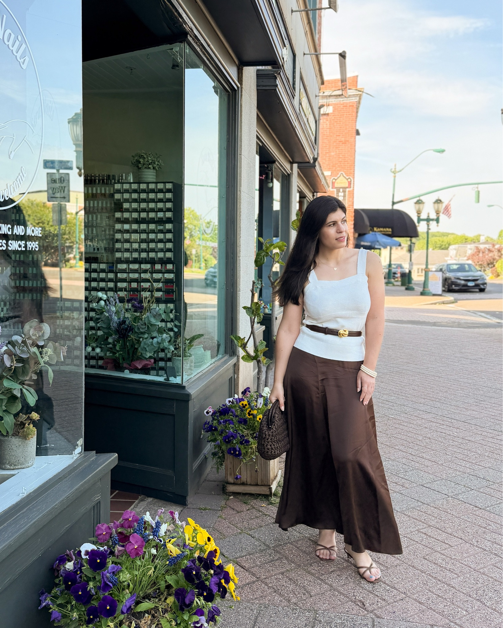 It was the fall, winter, and spring of chocolate brown, so why not summer too? 
Just try not to melt ☀️ 🍫 

@bananarepublic Top
@bananarepublic Skirt
@manoloblahnik Sandals 
@marijaneboutique Robert lee morris Belt and vintage bangles