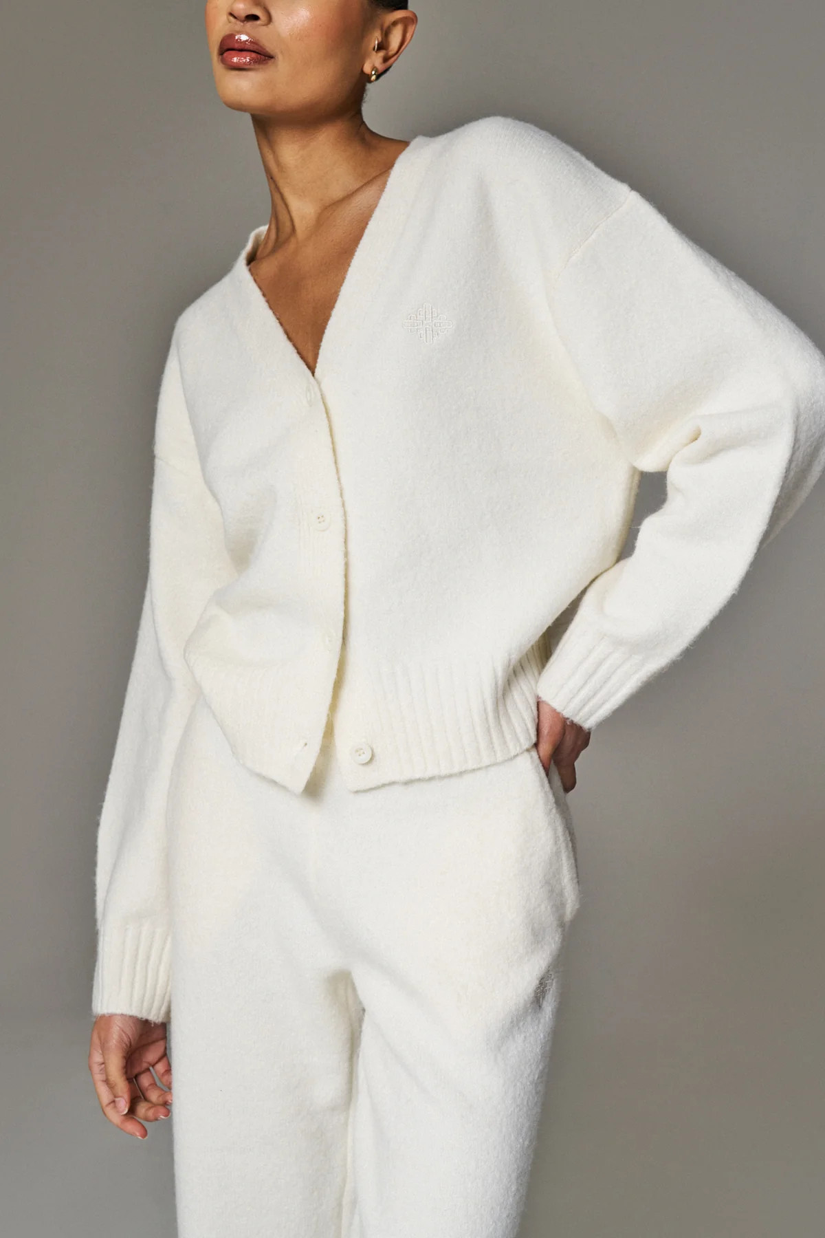 FLUFFY KNIT EMBLEM CARDIGAN - OFF-WHITE | The Couture Club