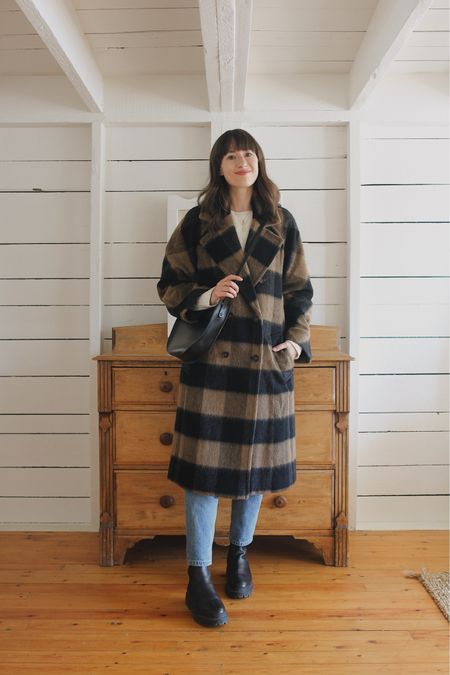 BRUSHED ITALIAN BUFFALO CHECK COAT (true to size)
EVERYDAY CREW (true to size, use LEE15 for 15% off)
90’S CHEEKY JEANS (if between, size down otherwise take your usual size)
CORTINA CHUNKY BOOTS
HALF MOON BAG (old)



#LTKSeasonal