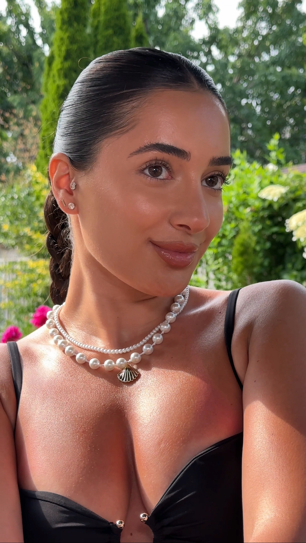 Pool/beach SPF makeup 

#LTKsummer #LTKbeauty #LTKcanada