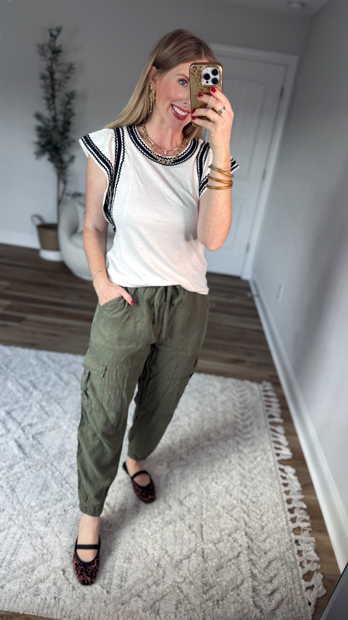 Weekend Walmart Wins try-on
Ric rac flutter sleeve tee- small
Olive green joggers- medium

#LTKootd
