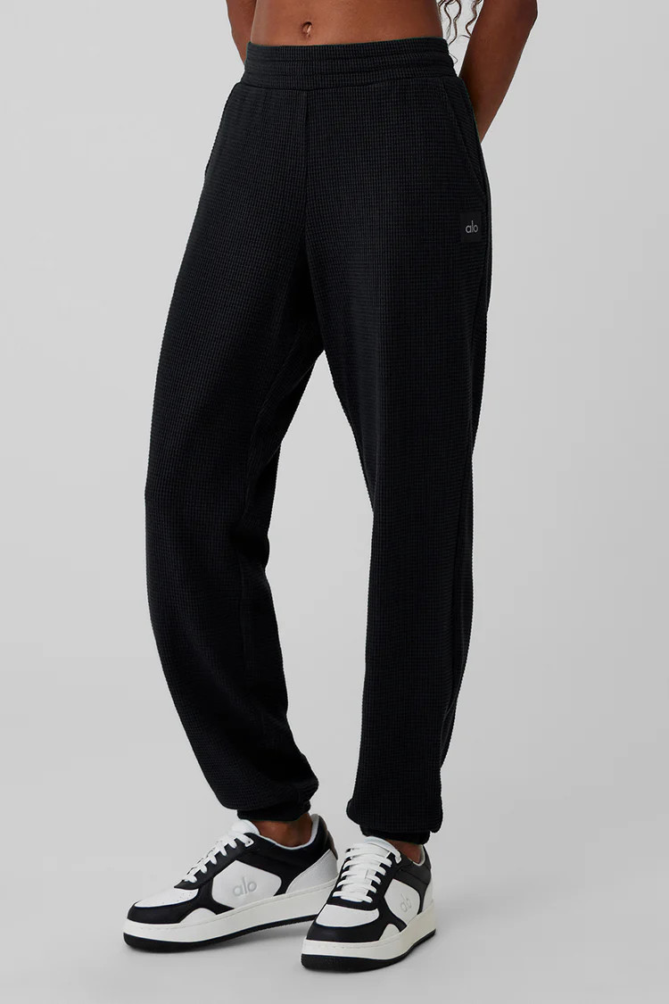 Waffle Weekend Escape Jogger | Alo Yoga (US)