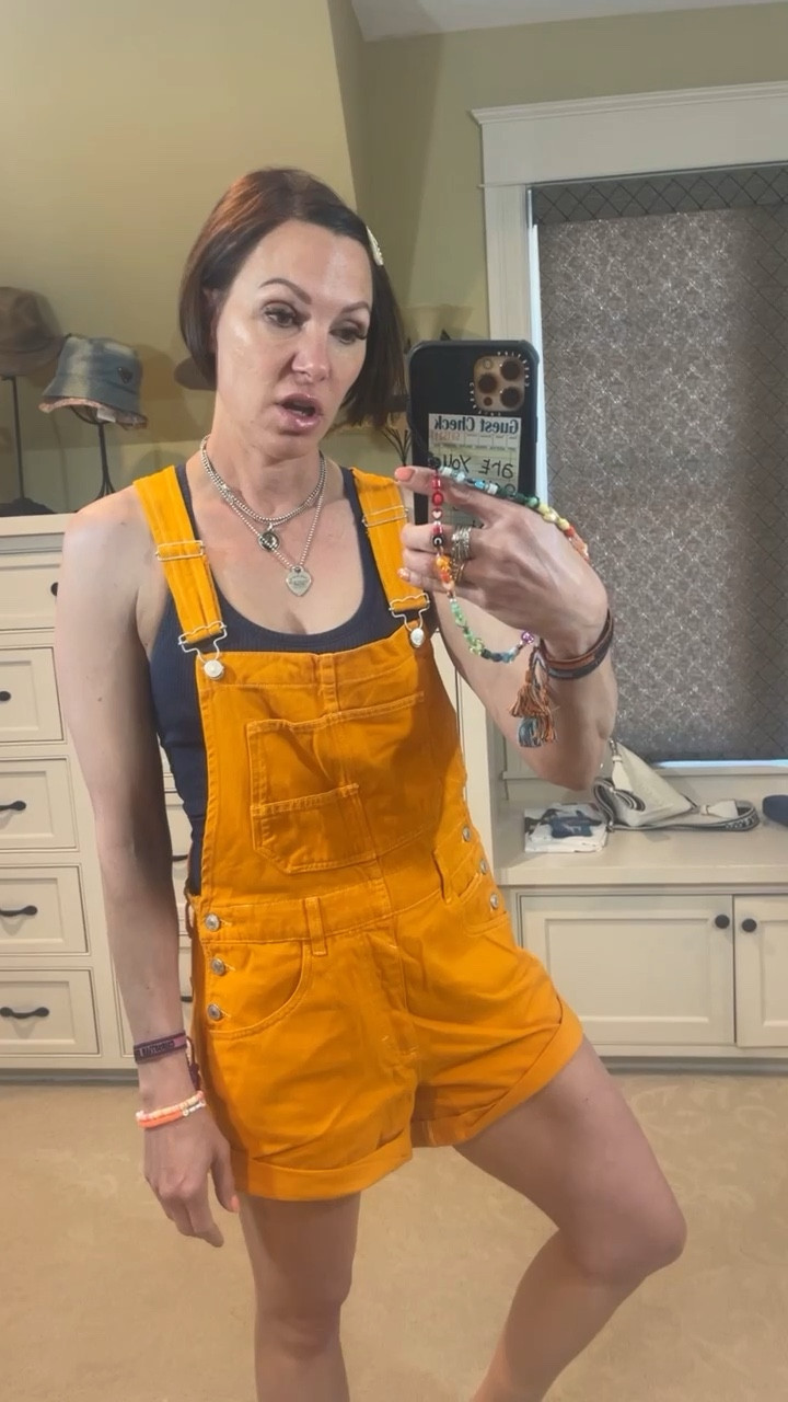 Wearing a size small… typically in a size 4.  In love!! 

#LTKSeasonal #LTKstyletip #LTKtravel