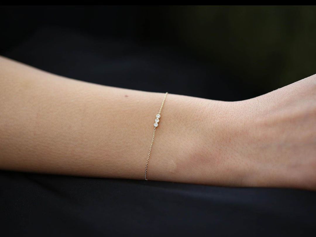 Diamond Bracelet with Thin Chain / Trio Diamond Bracelet in 14k Solid Gold in bezel setting / Dia... | Etsy (UK)
