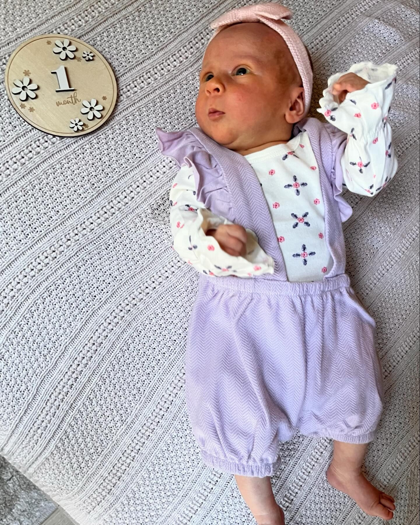 Baby girl is 5 weeks tomorrow! Weighed 6lbs 4oz and 18inches at 4 weeks. 

While I can’t believe it’s already been a month I’m so glad we’re past those first few weeks! Those first 2 weeks were sooo rough with c section pain and figuring out pumping and nursing. 

Baby girl is hitting all her milestones at her preemie age and not even adjusted age. We are still in preemie clothes and cannot wait for the next size that we actually bought clothes for! 😅 baby girl came early so the preemie outfits were all last minute finds after she got here. 

She found her thumb for the first time today 🥹 awake quite a bit more, loves to be held 24/7, does not like the bassinet, completely unbothered by kisses, and head rubs and contact naps are her favorite 🩷 

We have gone through almost 8 packs (800 wipes) of wipes, and about 300 diapers 🤩. 

She’s eating so much and growing like a champ. We love you so much baby girl! 💗💗 

#baby #1stmonthbirthday #1stmonth #1monthold #familyislove