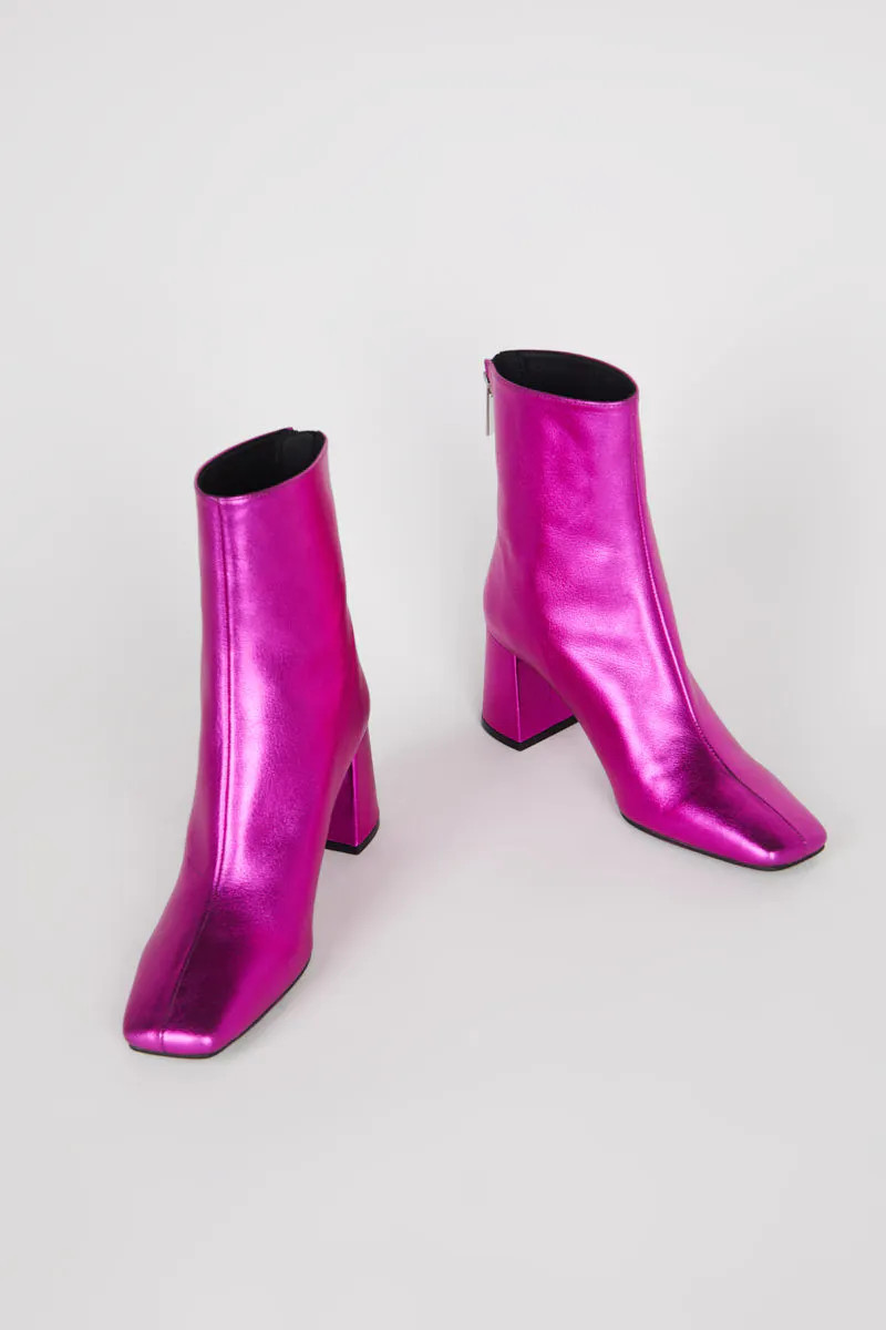 Intentionally Blank Tabatha Heeled Boot Raspberry Flip | Verishop