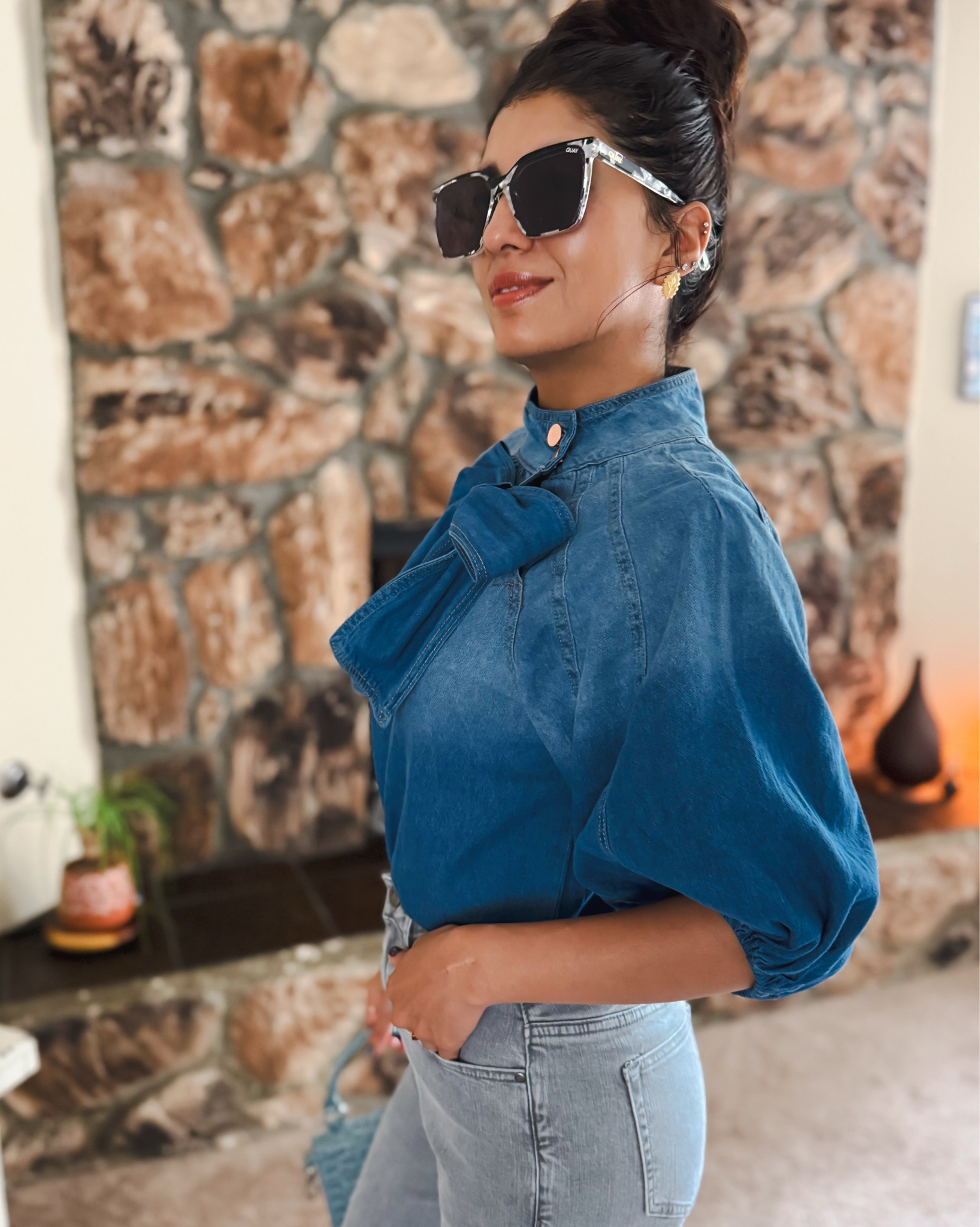 Bow detail + puff sleeves = instant cute 🎀
This lightweight denim top is great quality and easy to style with jeans, skirts, or shorts. A versatile everyday piece you’ll keep reaching for 💙
Too size S
Bottom size M
Shoe size 8

denim top, bow top, puff sleeve top, lightweight denim, cute casual tops, spring fashion tops, everyday outfit top, women’s denim shirt, wardrobe staples


#LTKOver40 #LTKFindsUnder50 #LTKSeasonal