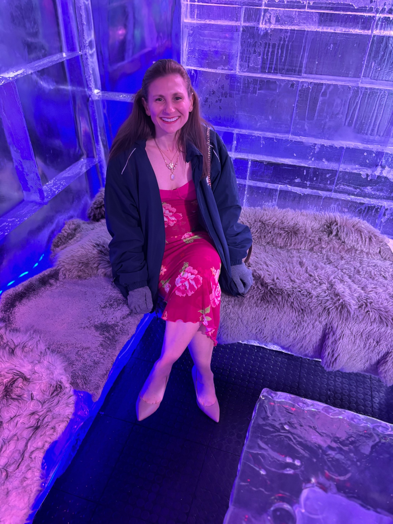 Petite and curve friendly holiday party dress style for a party at the Ice Bar. This dress comes in multiple colors and prints. True to size but size up if you have a bigger bust.

#LTKdayinmylife #LTKPetite #LTKHoliday