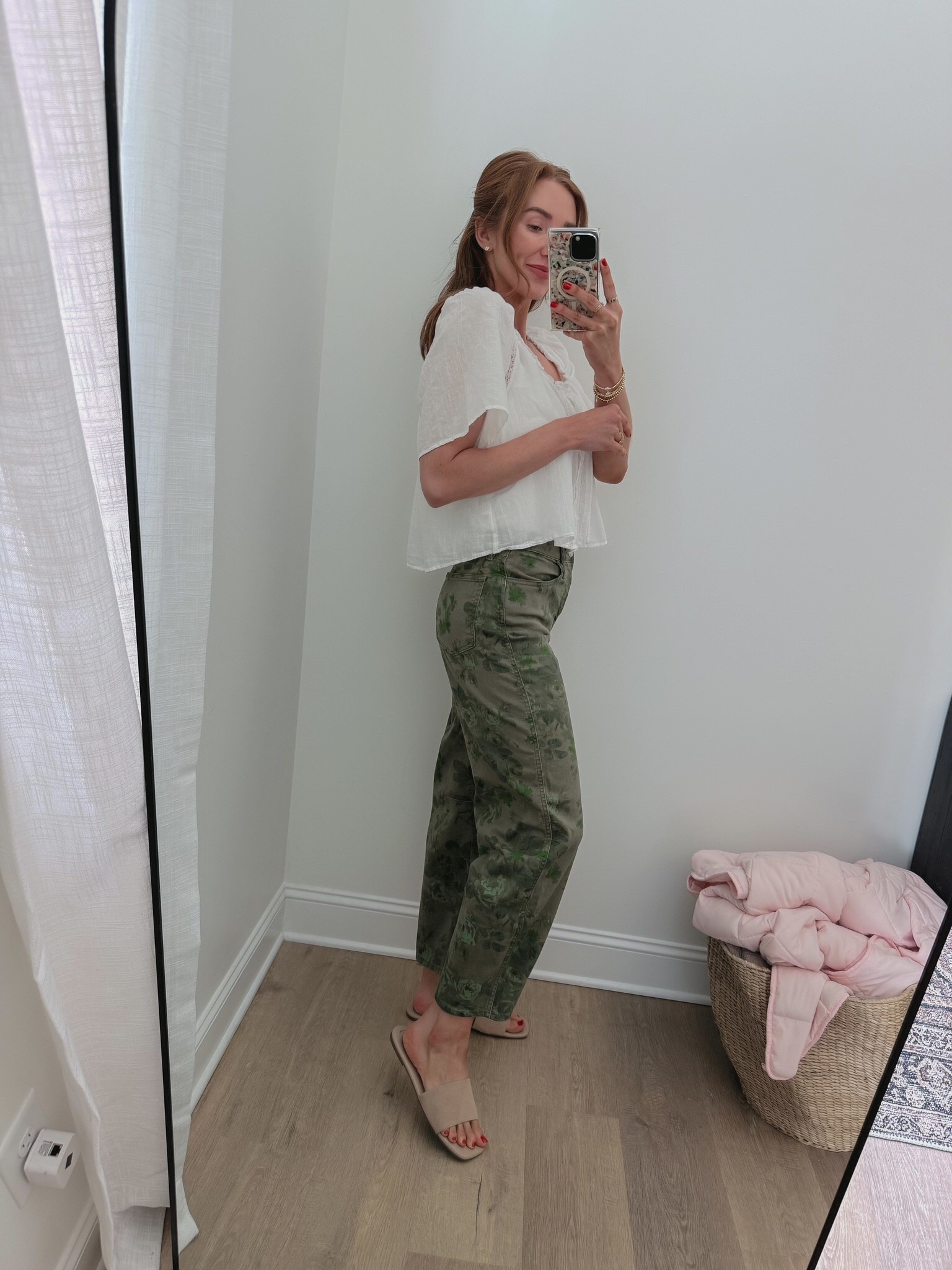 I am obsessed with my Gap barrel leg jeans in this floral print. Get them for 40% off until tomorrow!

#LTKSaleAlert #LTKgrwm #LTKootd