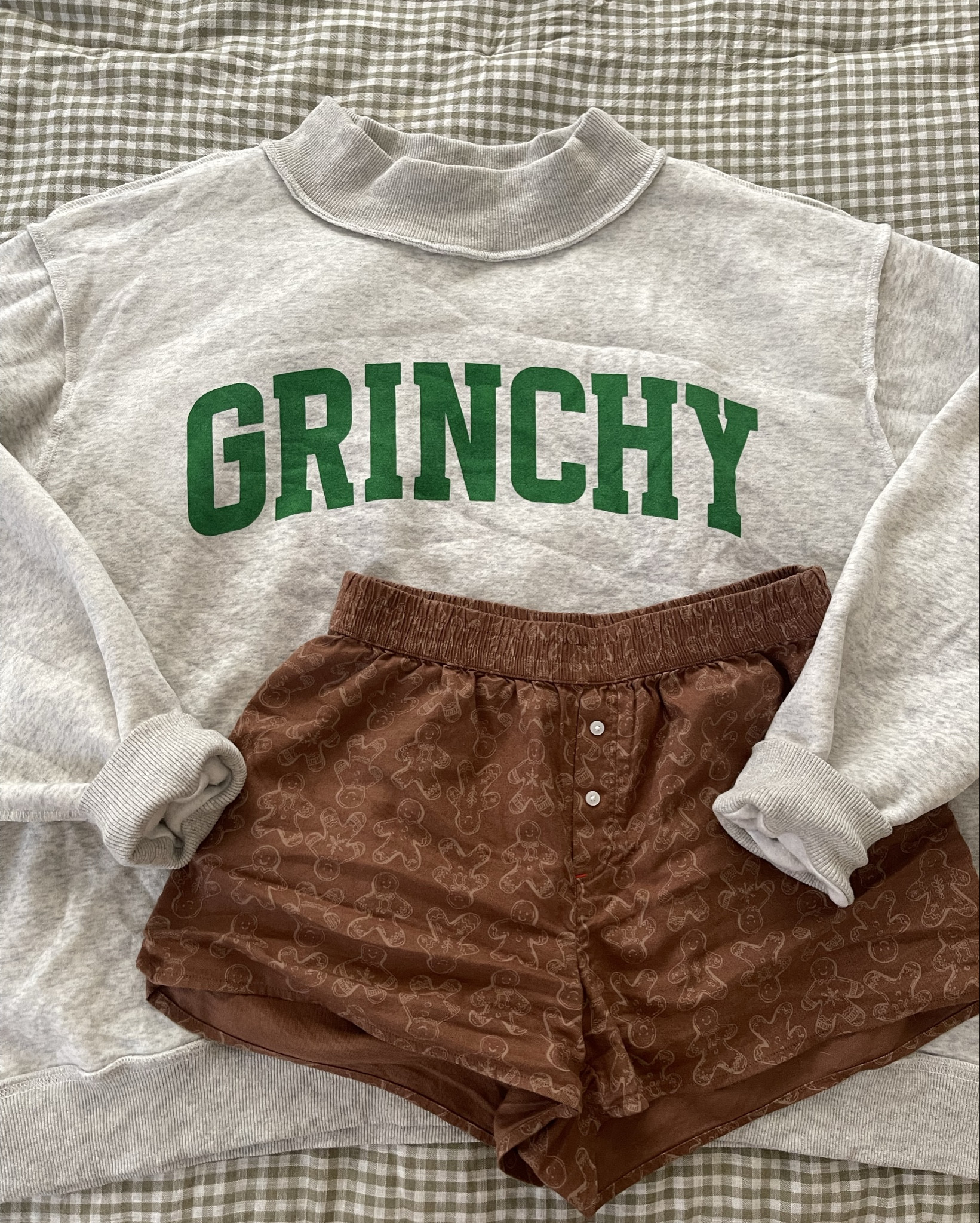 how i’ve been styling my favorite gingerbread men pj boxers to wear around the house🧸❄️🌲

#LTKGiftGuide #LTKHoliday #LTKootd