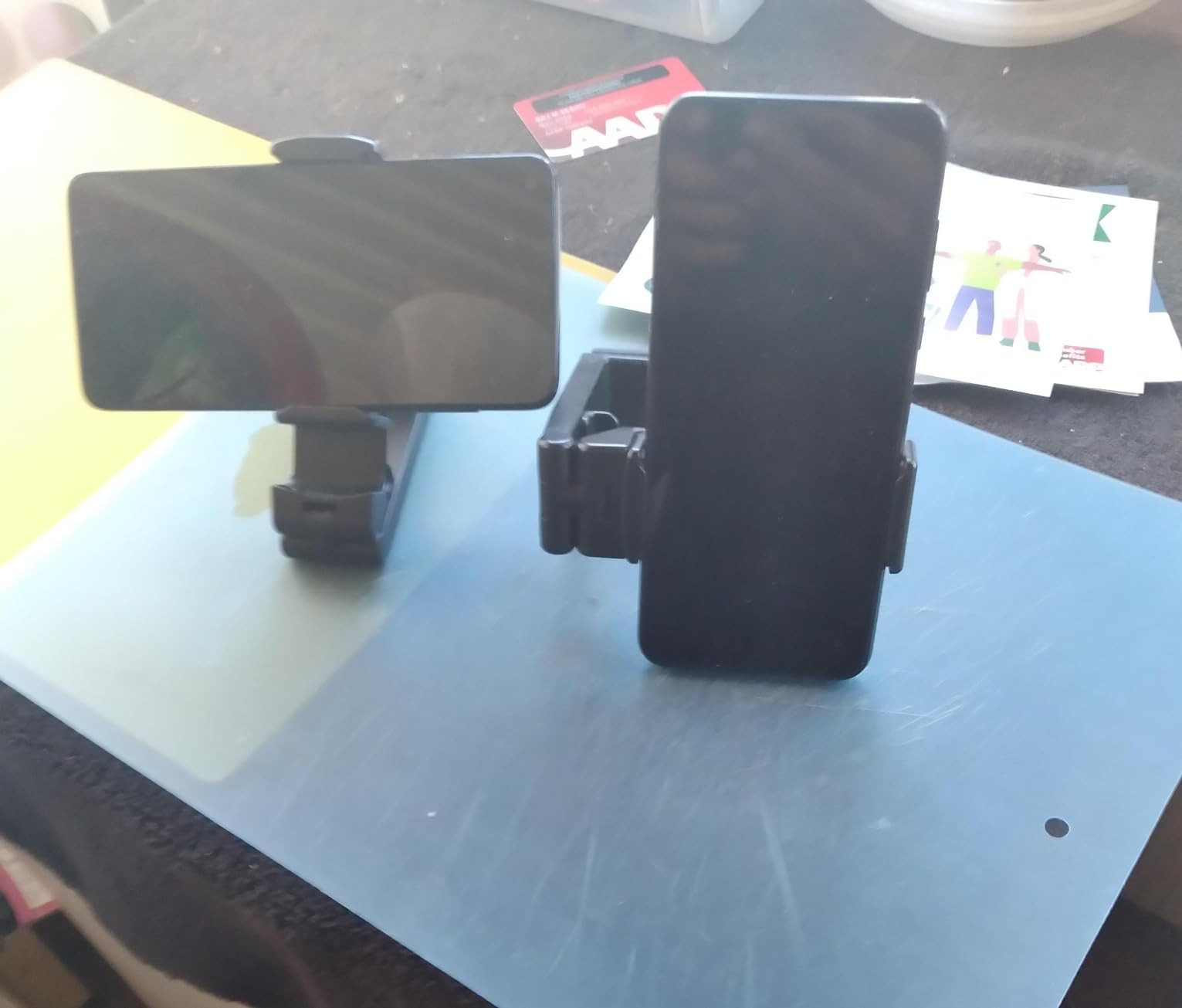 Perilogics Universal in Flight Airplane Phone Holder Mount. Hands Free Viewing with Multi-Directi... | Amazon (US)