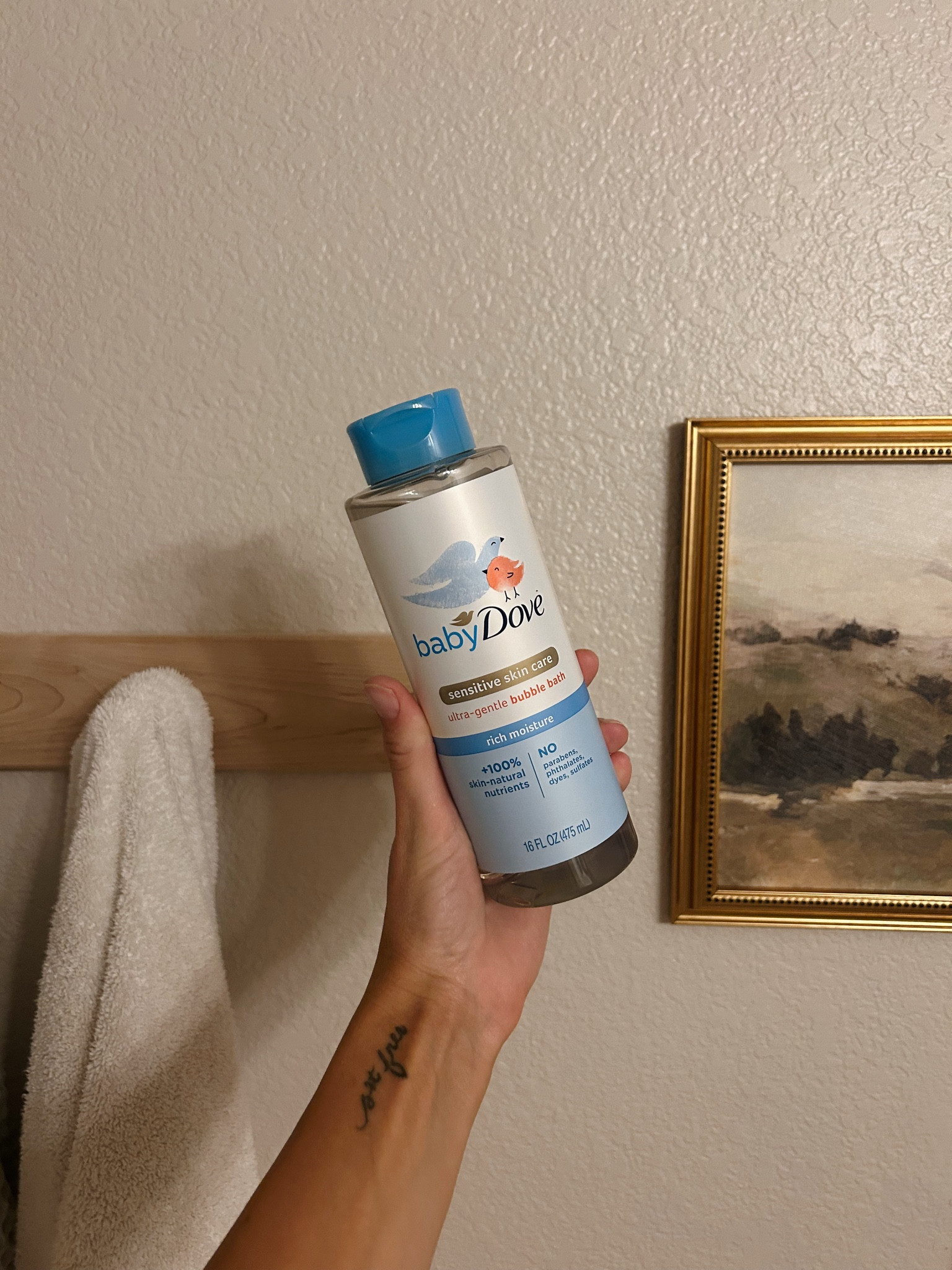 I’ve been loving this bubble bath for Harper lately 🫧 perfect for sensitive skin 🙌 