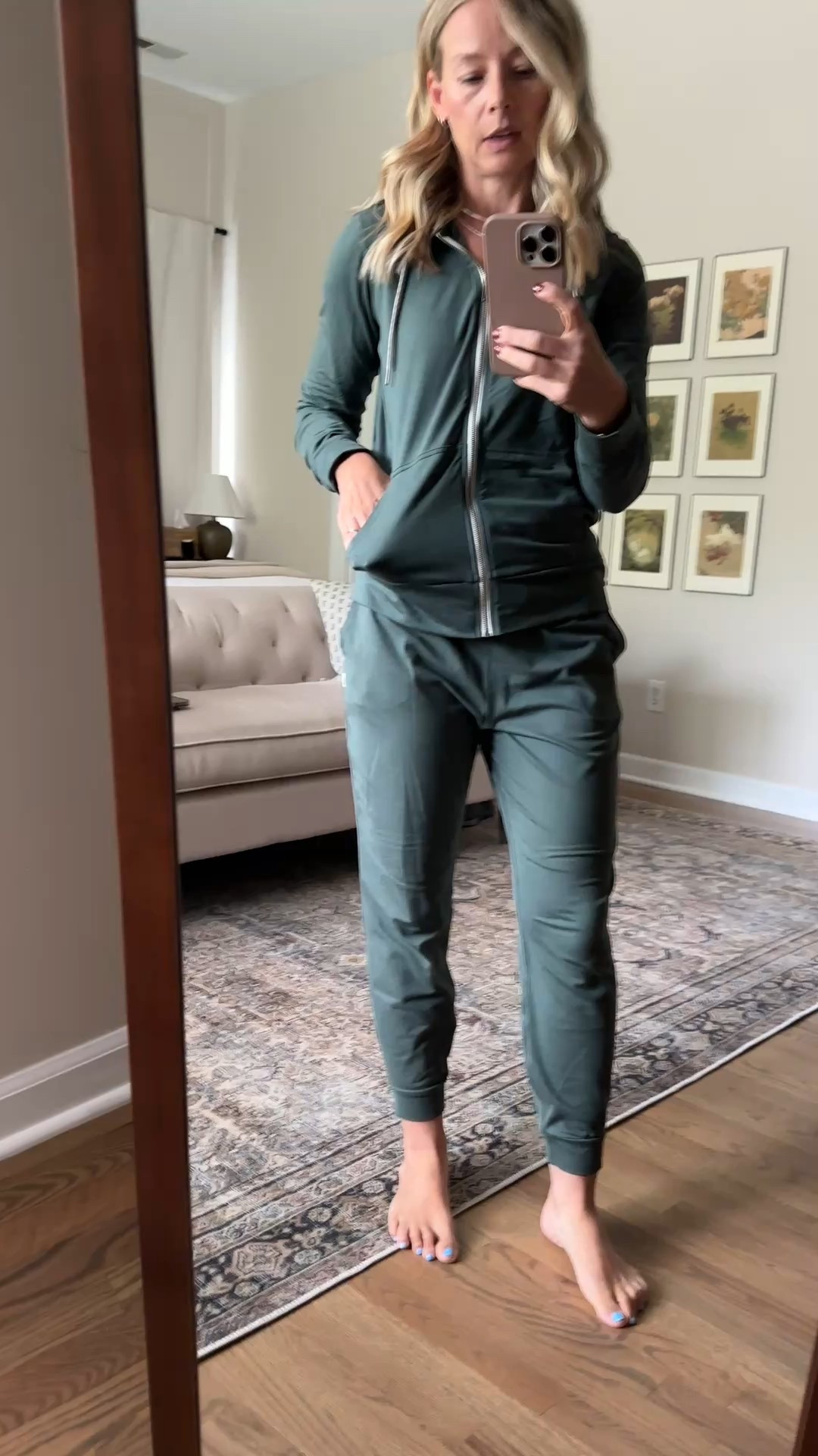 A super rare Vuori sale! 20% off with code LTKVuoriFALL for first time customers only (if you’ve purchased before, maybe have your hubby grab this one for you with his email!) Sale ends 9/29.

Unfortunately this green isn’t available anymore, but this set in any color is amazing!

#LTKFallSale #LTKSaleAlert #LTKActive