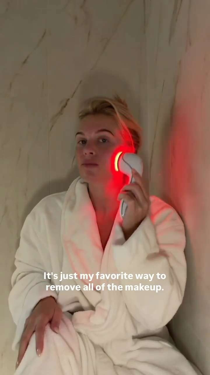 I’m teaming up with @revivelighttherapy to show you how the Lux Soniqué has been keeping my winter skincare simple and glowing. ✨
Red light for fine lines, blue light for breakouts, and sonic cleansing for the freshest skin.

Use code MADISON for an exclusive sitewide discount. 

 

#LTKgrwm #LTKselfcare #LTKBeauty