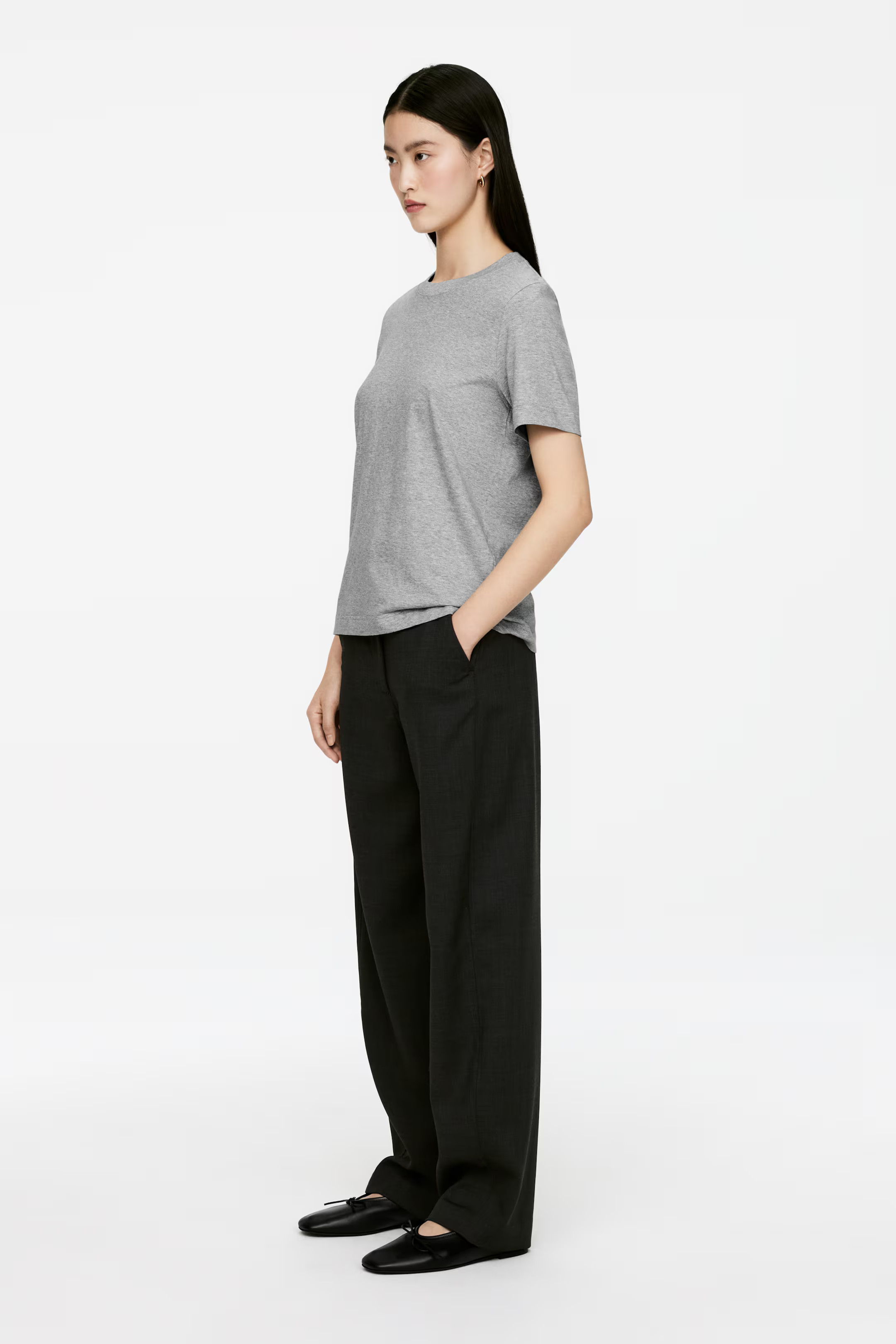LILY Lightweight T-Shirt | H&M (UK, MY, IN, SG, PH, TW, HK)