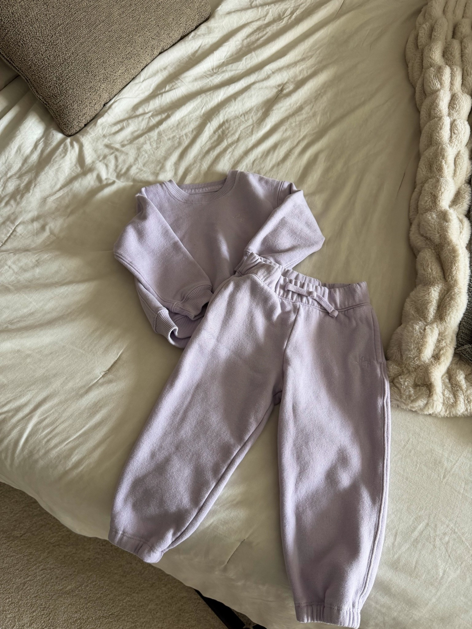 Baby girl & toddler girl fall outfits! And it’s all 40% off today!!! @abercrombie     

The best part about this fall haul as it comes in baby and toddlers so you can have a little mix and match moment with your kids!

#sponsored (gifted) ￼

#LTKKids #LTKBaby #LTKmomlife
Family photos, Thanksgiving, Christmas card