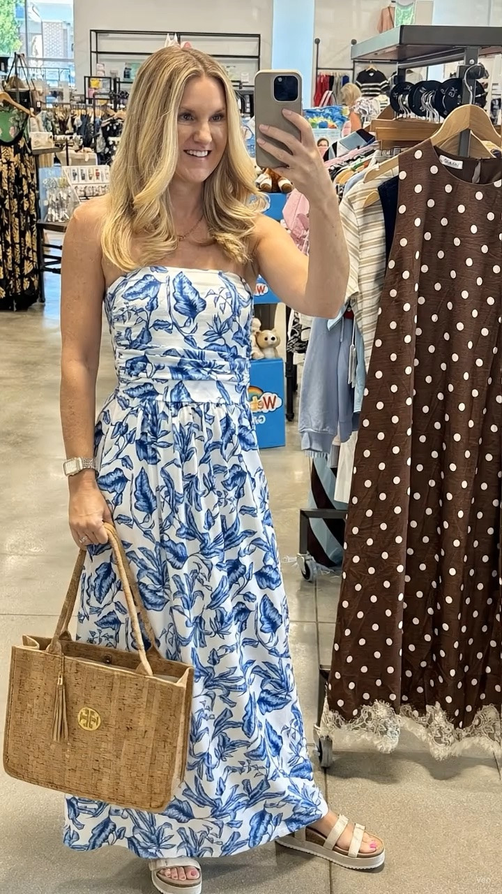 The dress that goes from church to brunch to shopping and more! I get so many compliments every time I wear it!

+Pockets
+No bra required