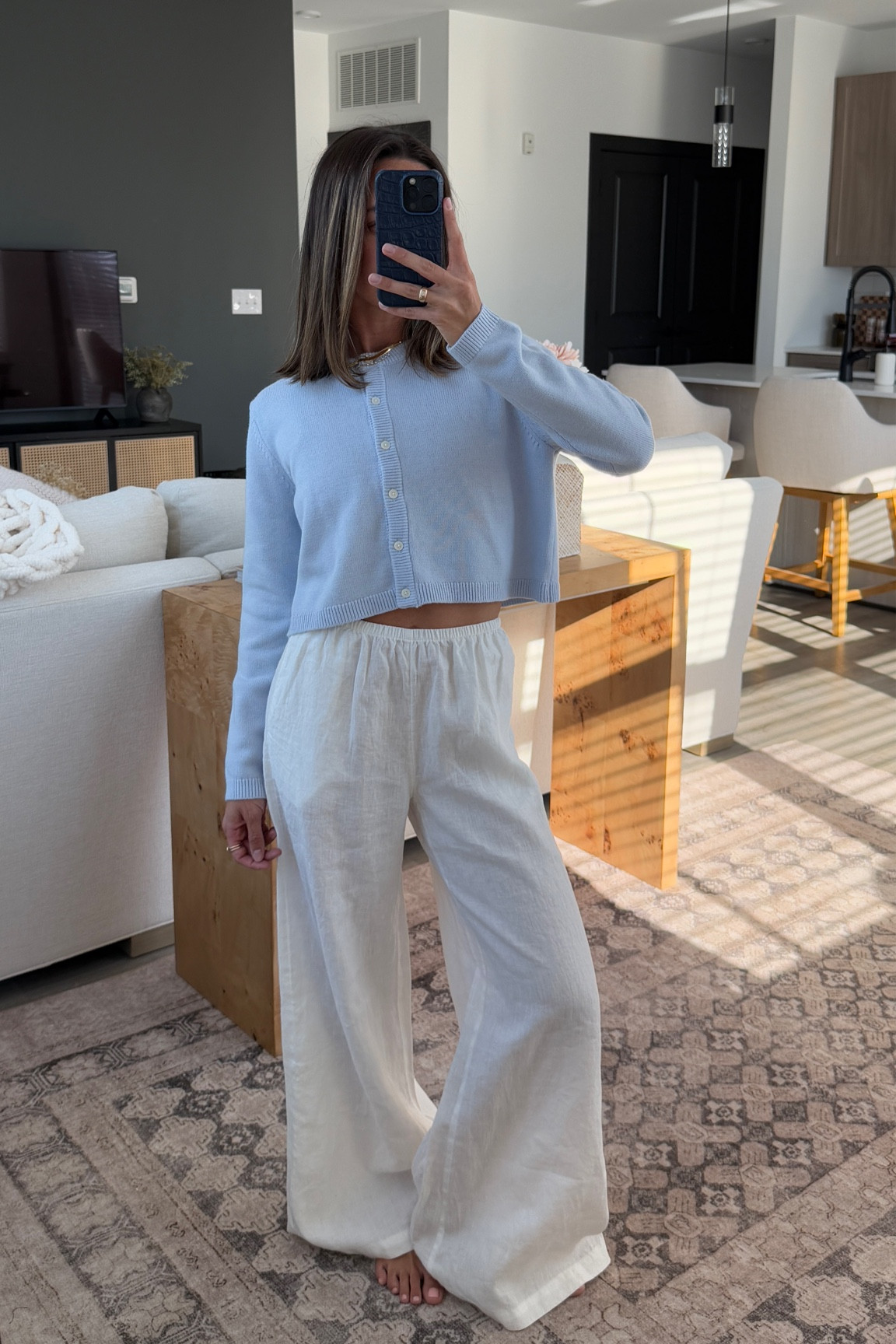 Cardi: xs
I haven’t been able to find the white linen pants online! They are from The Group and the tag says spatial pants