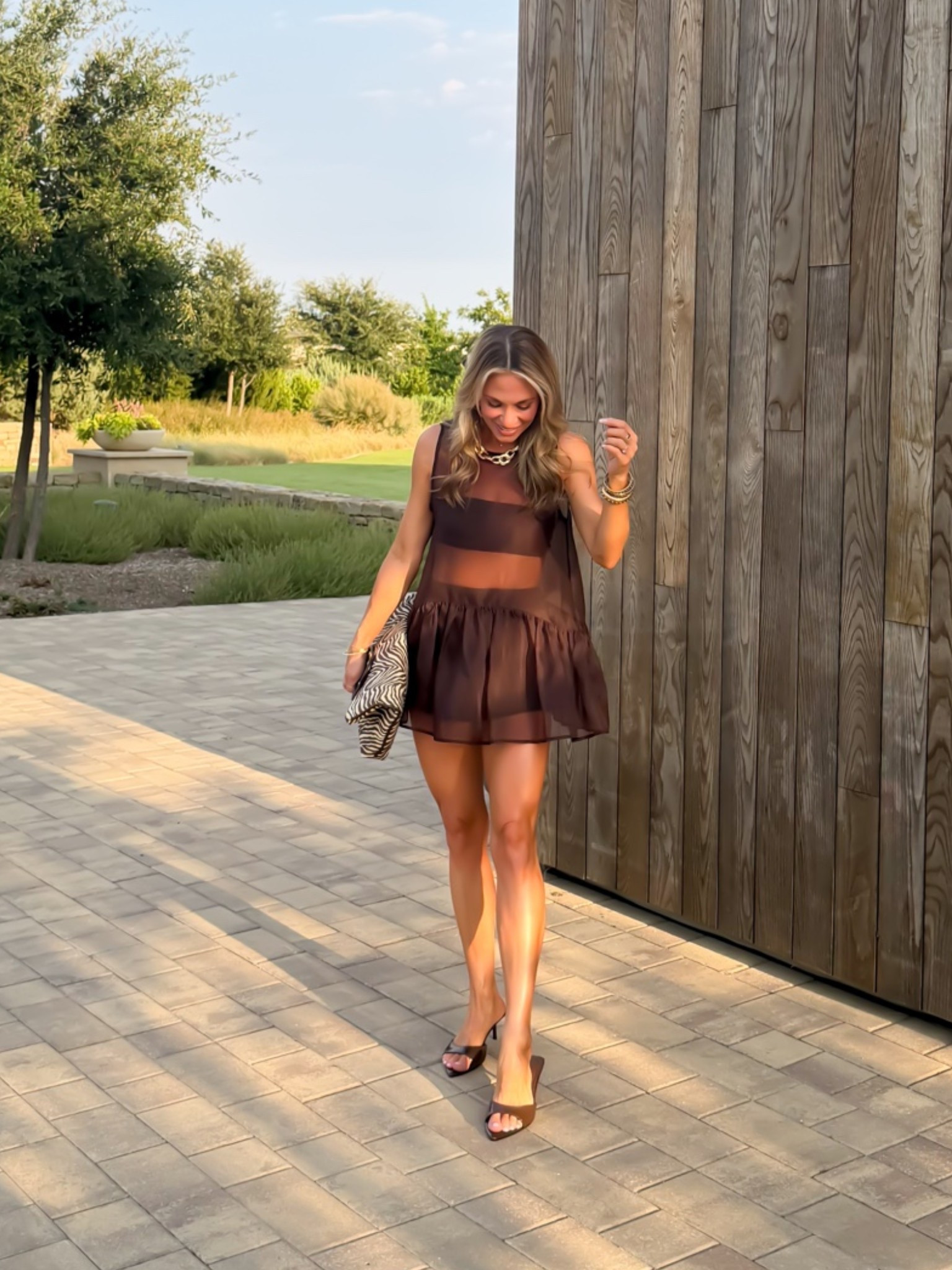 I had so many compliments on this outfit last night! Wearing an xs in the top and xxs in shorts. Perfect for fall date night, girls night, event, etc!

#LTKSaleAlert #LTKPetite #LTKCon