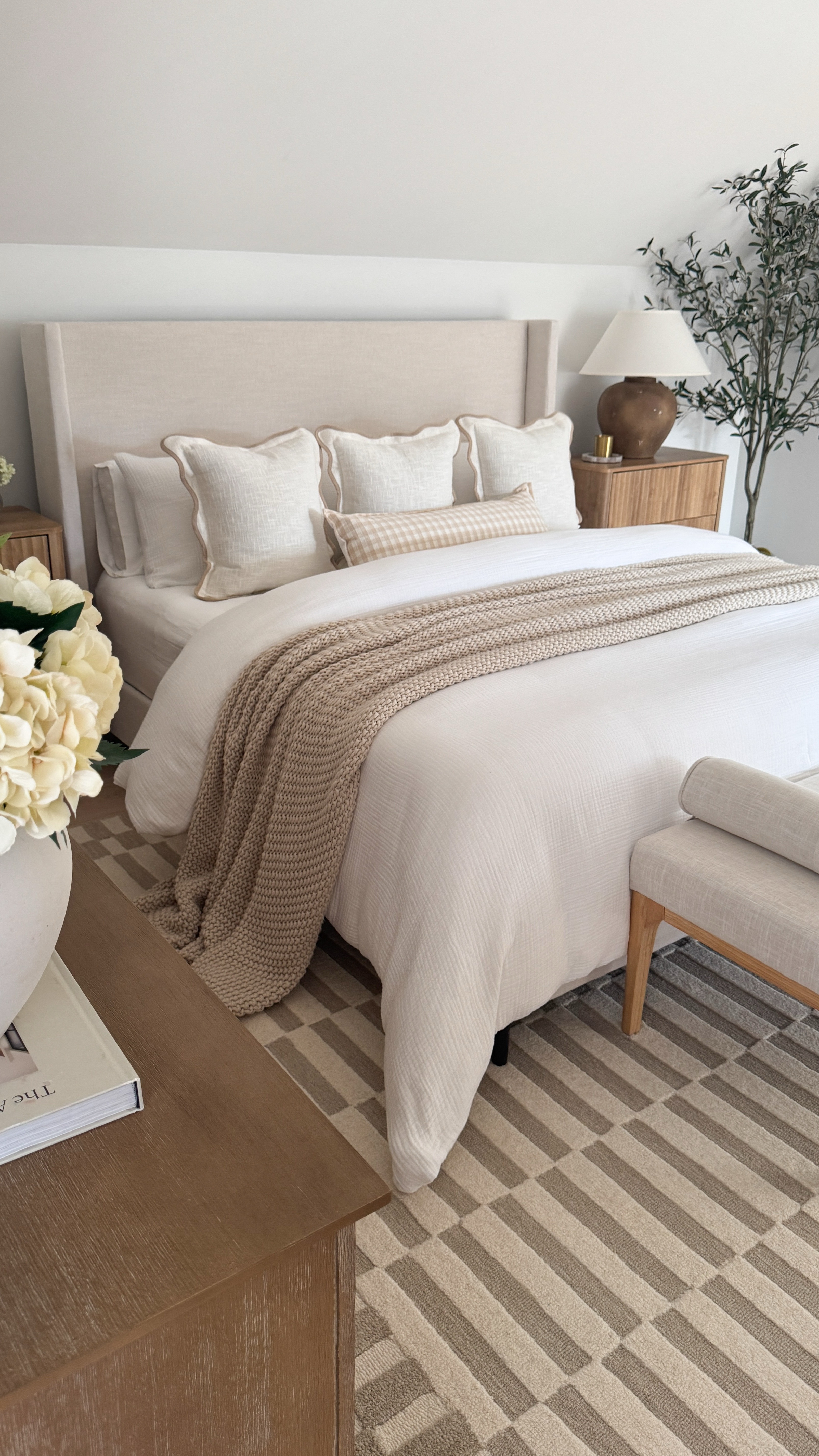 I’ve never double-purchased a bed before… but this one was so good, I had to.
We have the king in our bedroom and the queen in my daughter’s, both in the textured ivory canvas.
It’s neutral, timeless, and under $450 for the queen size! 🤍

 Linking both sizes and all the other pieces I used to style each space.


#wayfairpartner #wayfair
#wayfairfinds #affordablehomefinds #bedroomstyle #bedroominspo #ltkhome #ltkbedroom

#LTKWatchNow #LTKHome #LTKSaleAlert