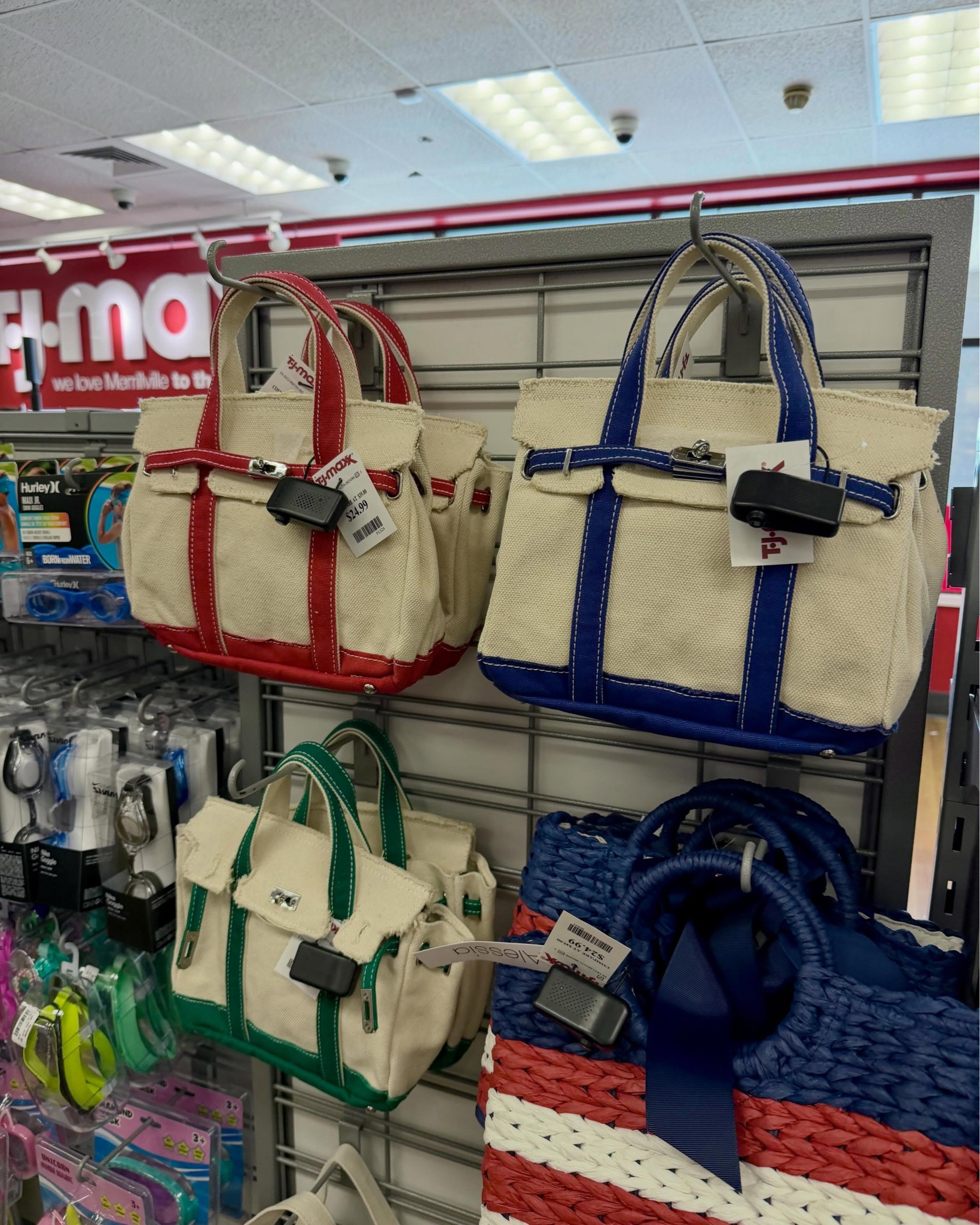Boatkin style bags are everywhere this summer and these affordable alternatives give the same elevated coastal look without the designer price tag! @tjmaxx has the CUTEST styles! And I found them online! Say NEED below for the 🔗!!! Swipe to see all my finds 👉🏼

I rounded up some of my favorite canvas and terry options that feel classic, effortless, and perfect for beach days, travel, errands, or summer outfits. Such a good way to get the look of the viral $2,000 bag for way less. 🌊🦞☀️⚓️

#tjmaxxfinds #tjmaxxdeals #tjmaxxhaul marshalls finds, maxxinista, tjmaxx addict, homegoods, homegoods happy, tjmaxx find, tjmaxx style, tj maxx finds, tj maxx #tjmaxx tjmaxxfind target finds, target must haves